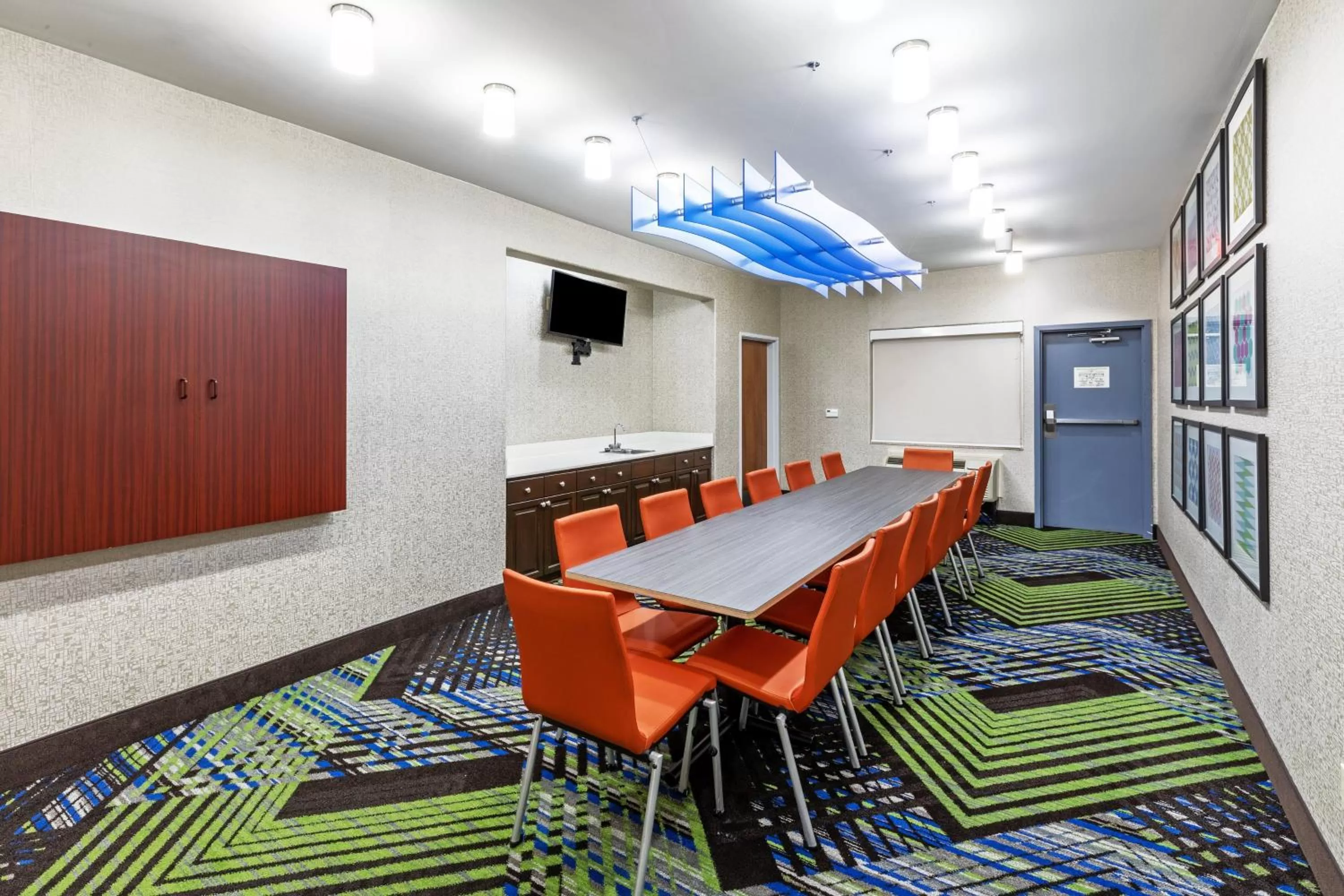 Meeting/conference room in Holiday Inn Express & Suites Lafayette South by IHG