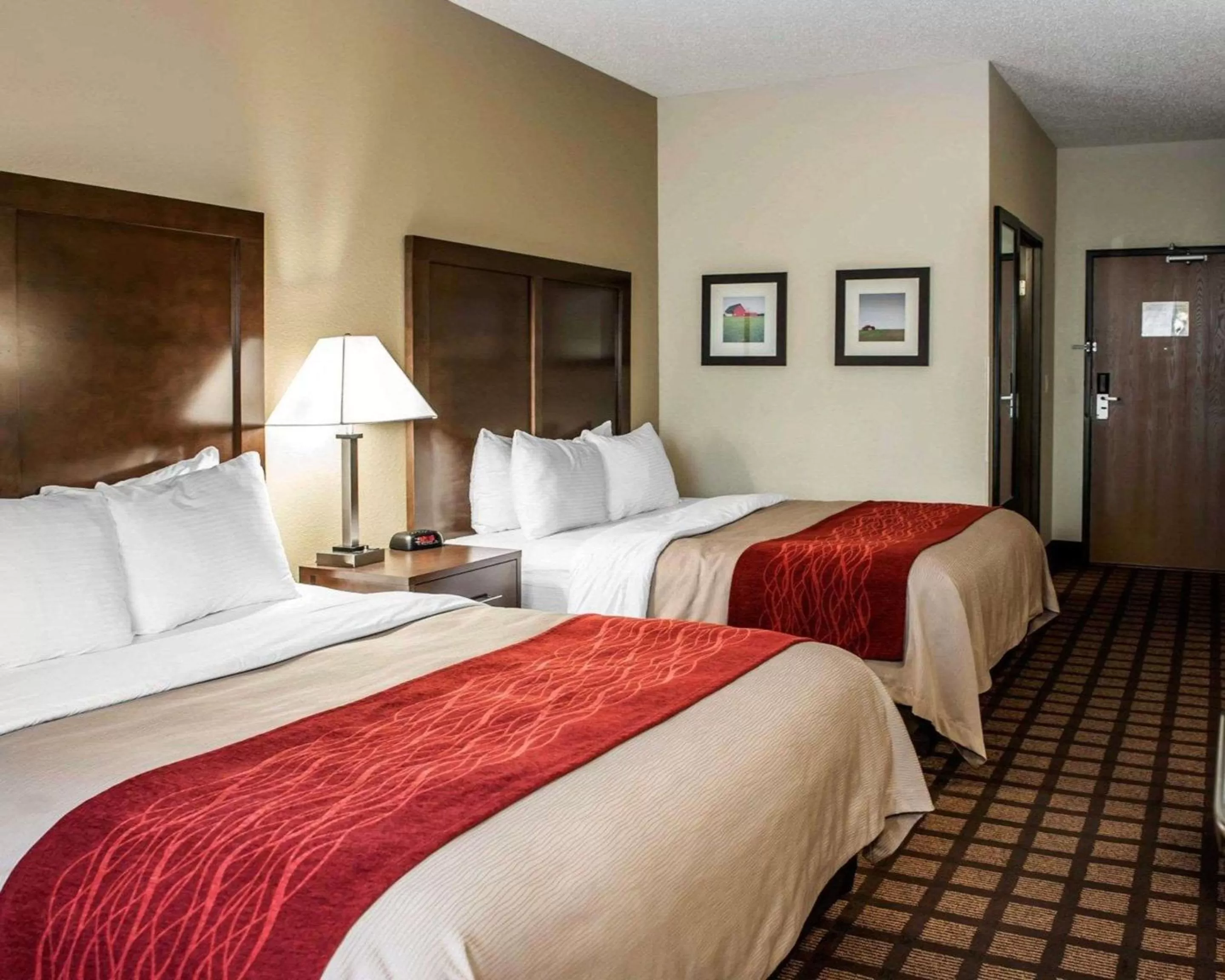 Photo of the whole room, Bed in Baymont by Wyndham Richmond I-70