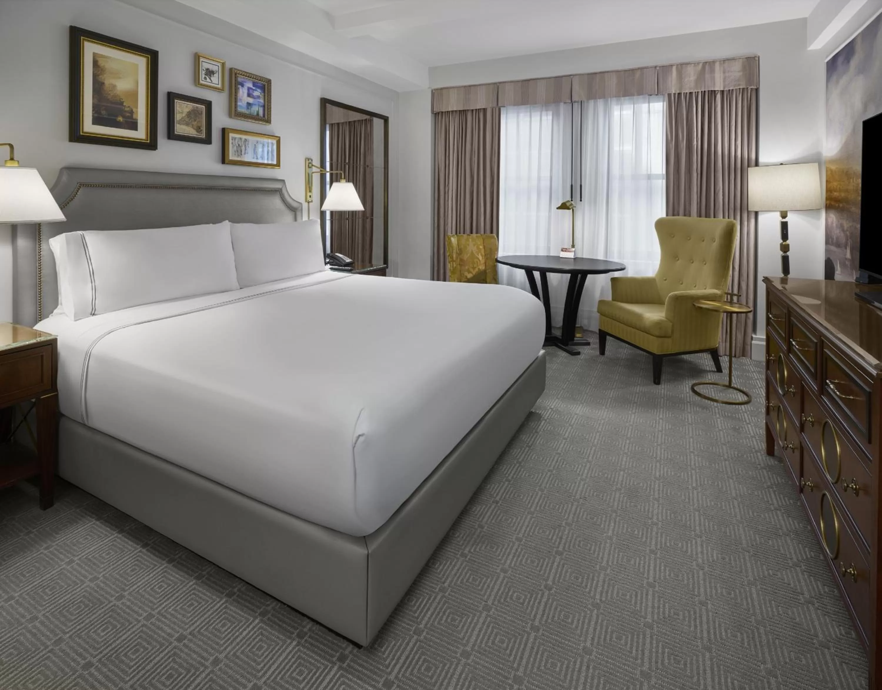 Photo of the whole room, Bed in InterContinental New York Barclay Hotel by IHG