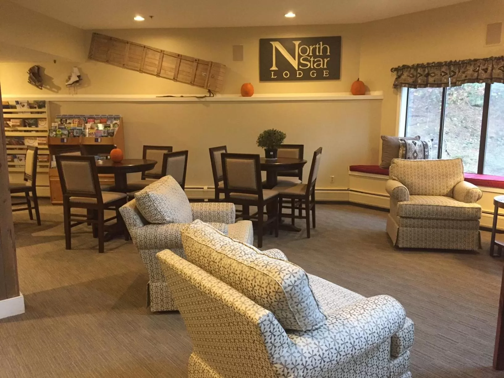 Seating area in North Star Lodge & Resort