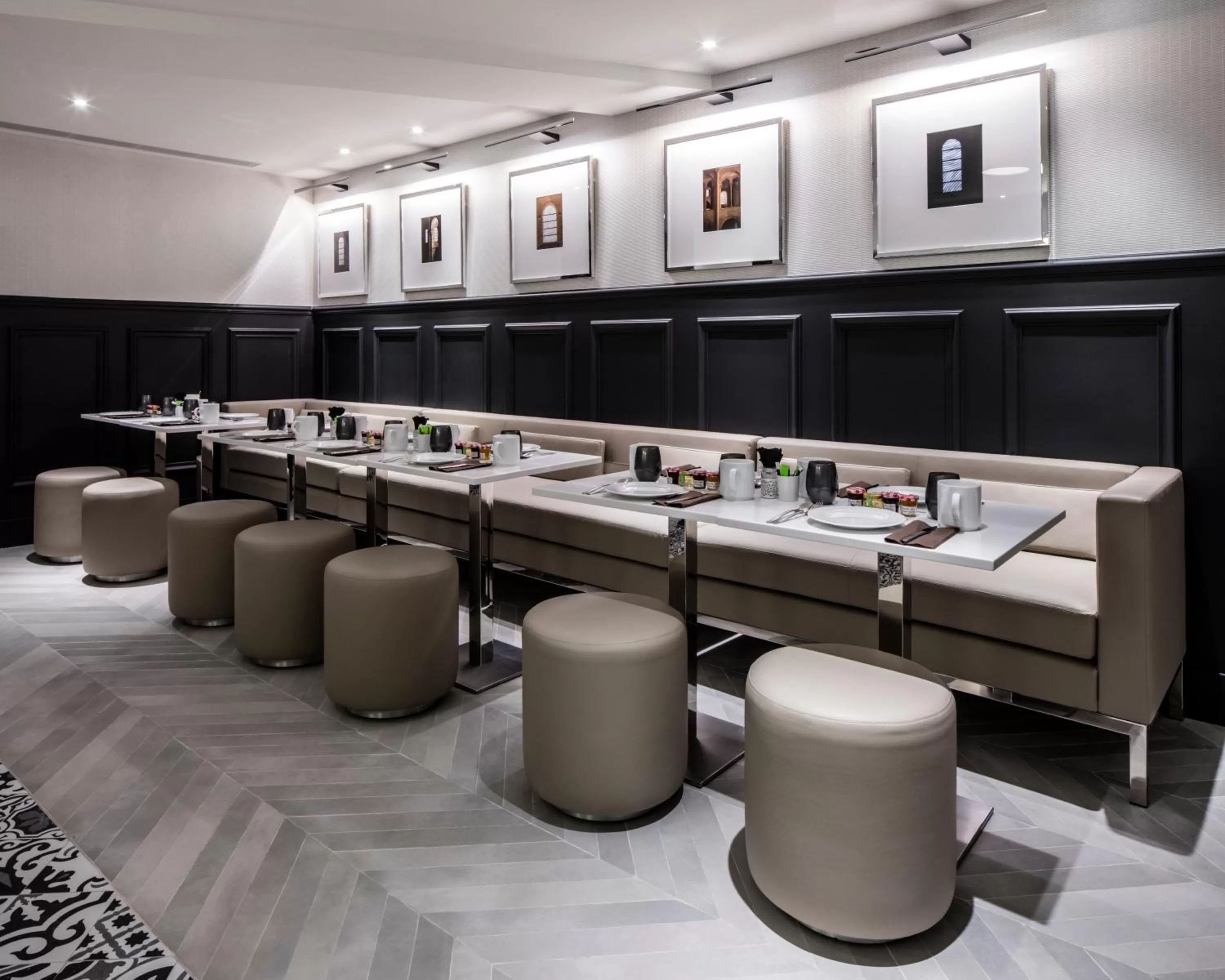 Buffet breakfast, Business Area/Conference Room in Hotel Trinité Haussmann