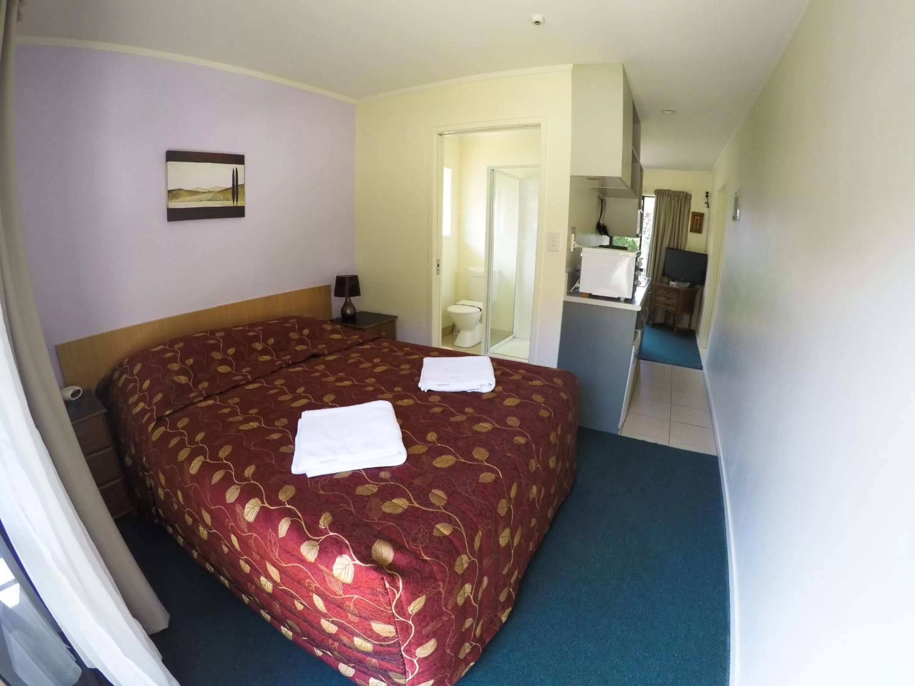 Basic Double Room in Bay Sands Seafront Studios