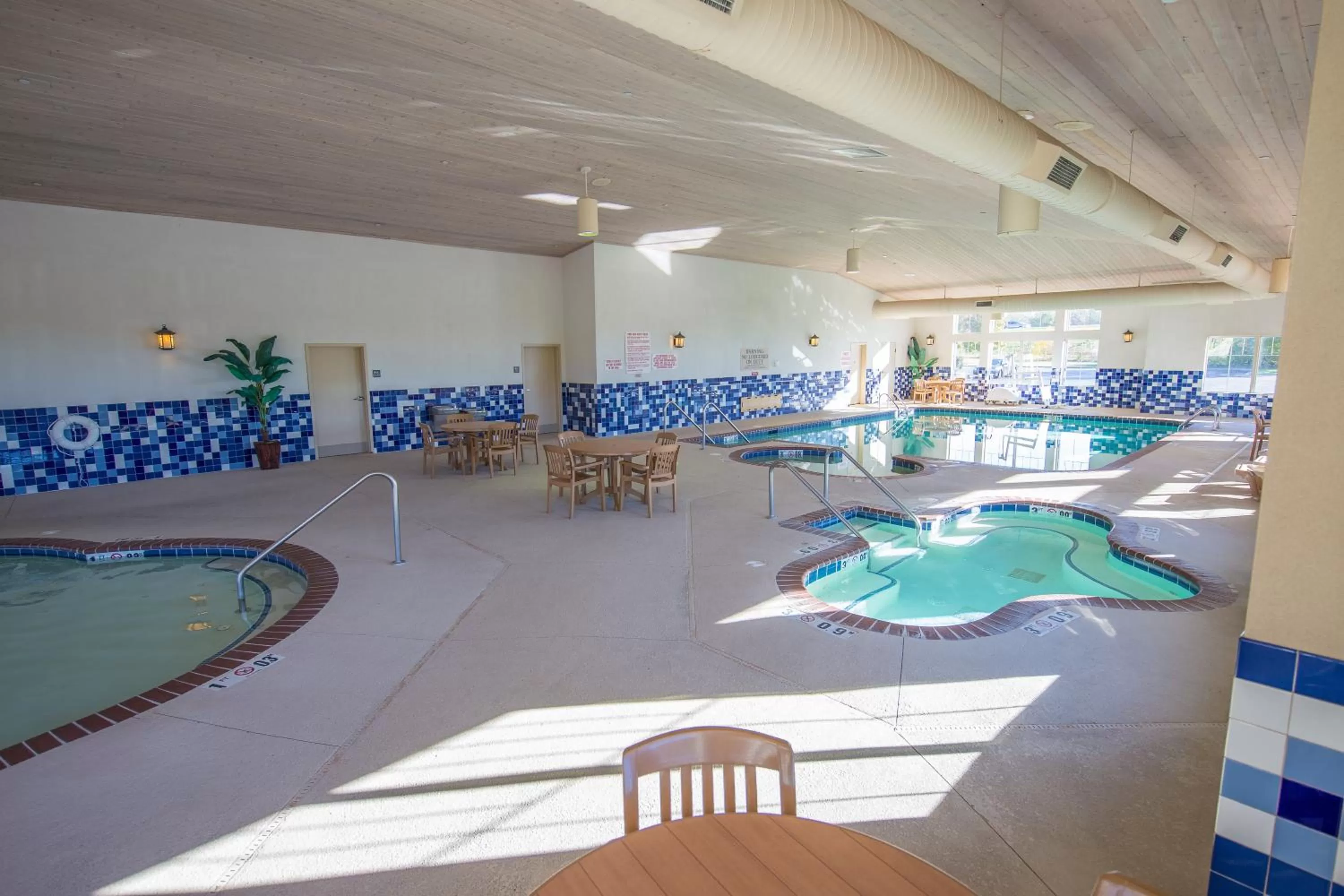 Day in Country Inn & Suites by Radisson, Portage, IN