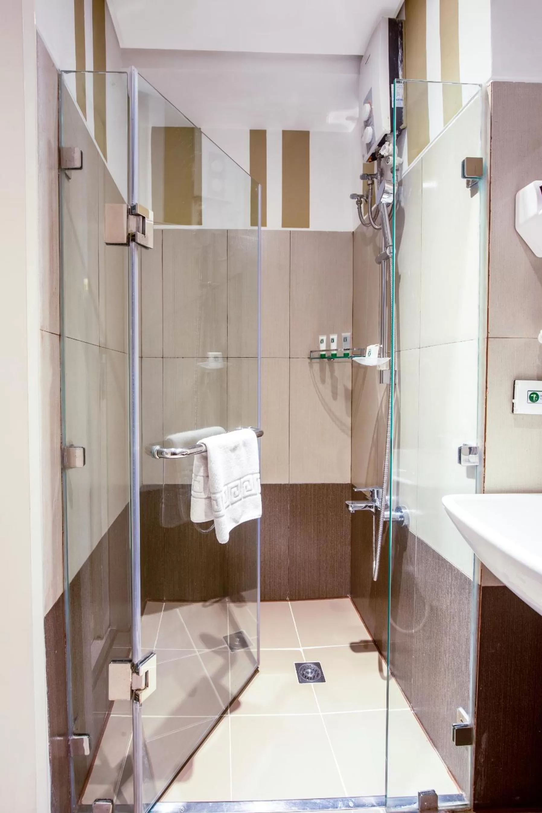 Shower in Hotel101 - Fort