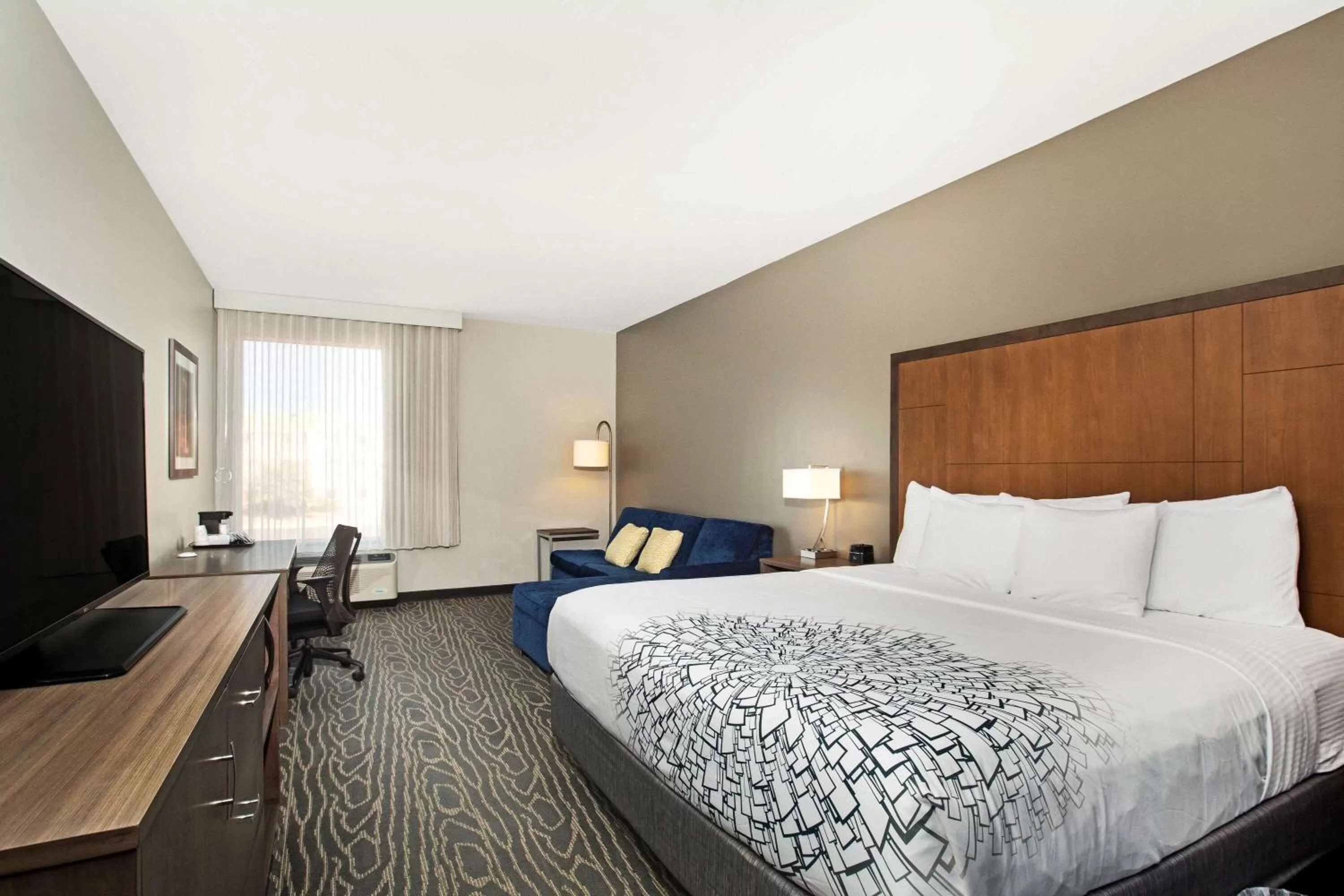 Photo of the whole room, Bed in La Quinta by Wyndham Page at Lake Powell