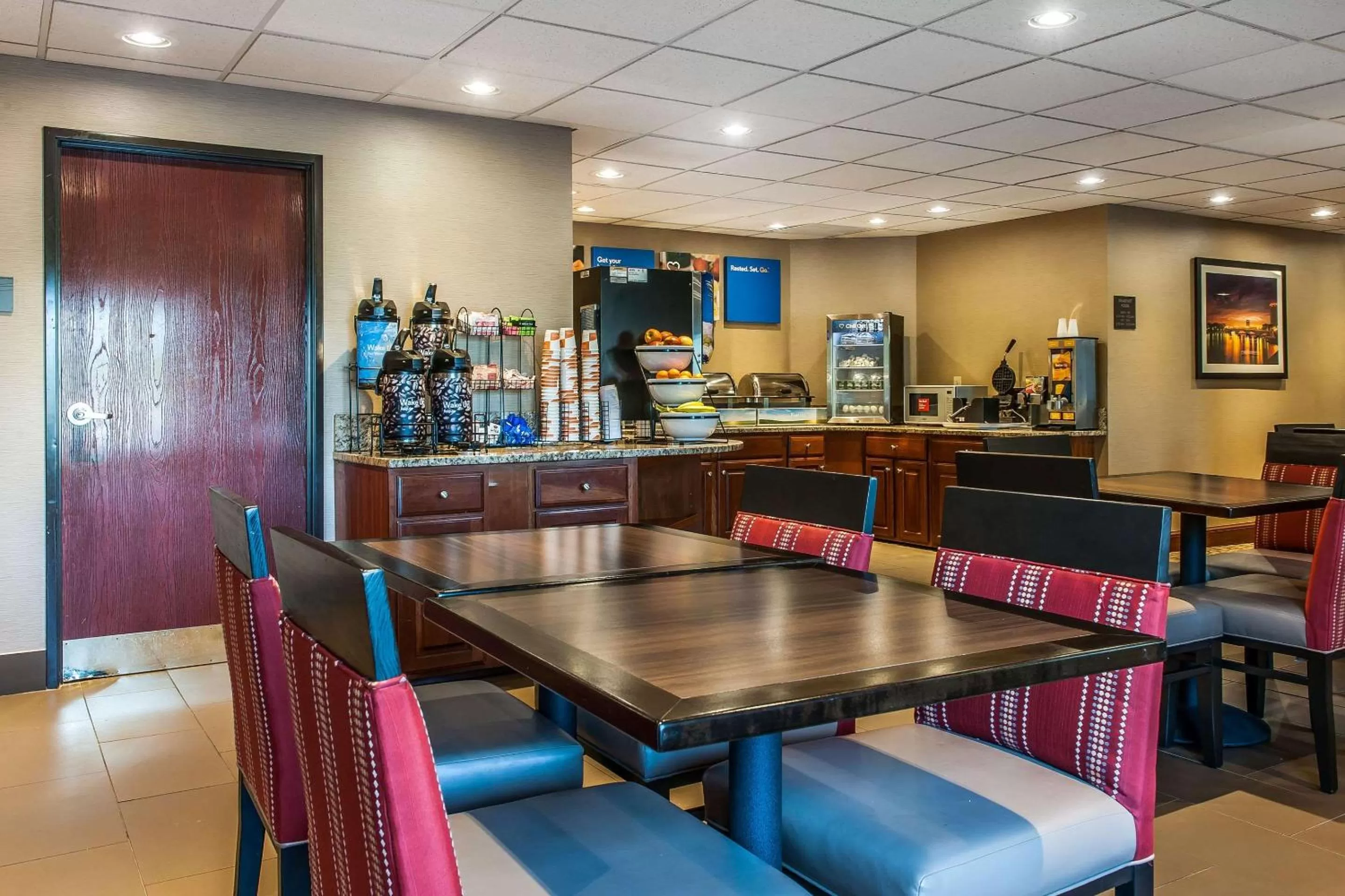 Restaurant/places to eat in Comfort Inn