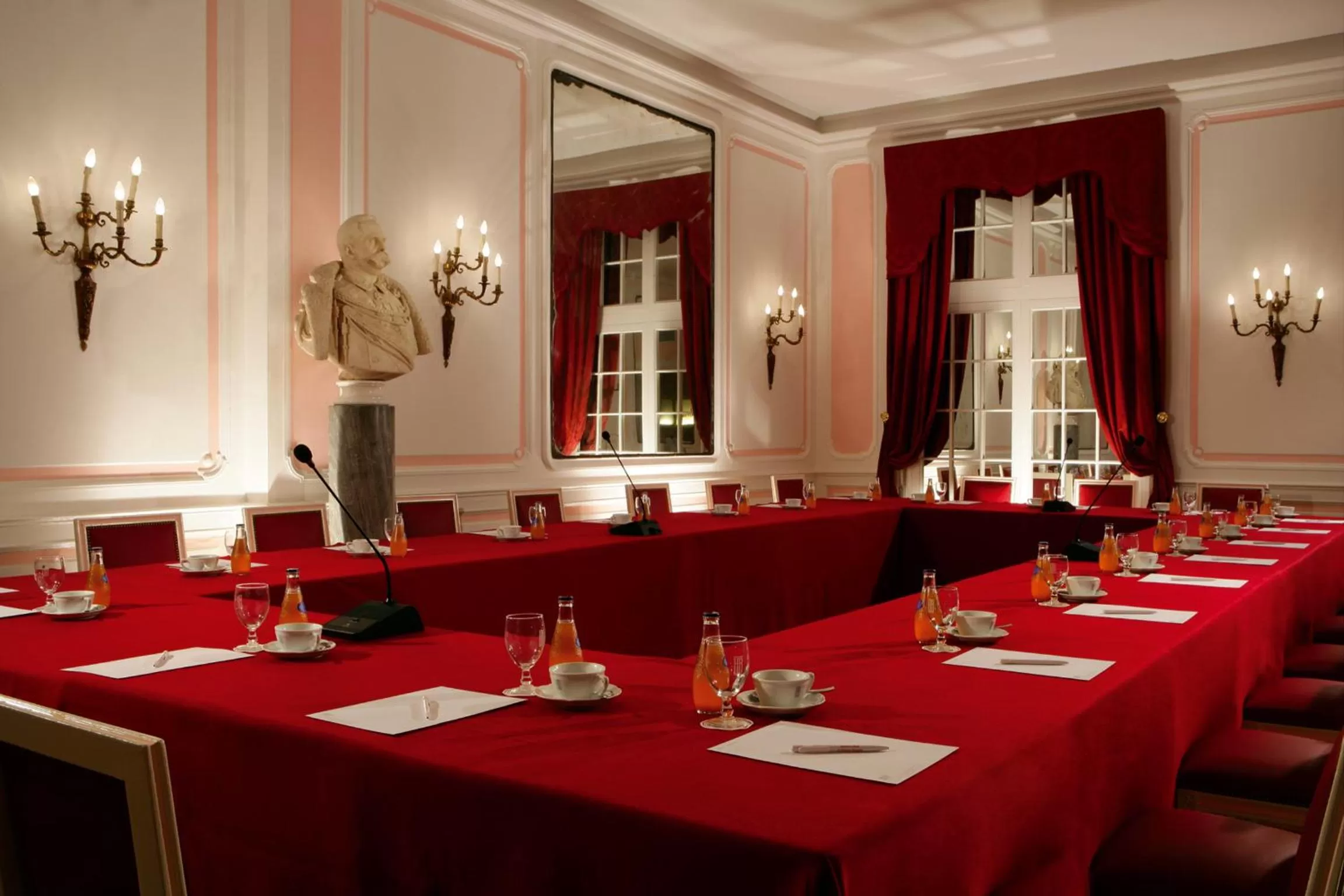 Business facilities in Bettoja Hotel Massimo d'Azeglio