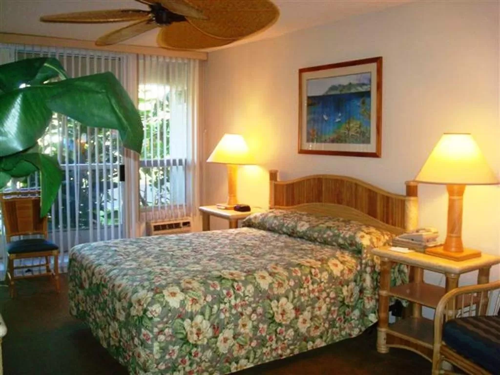 Standard Double Room in Maui Banyan Vacation Club
