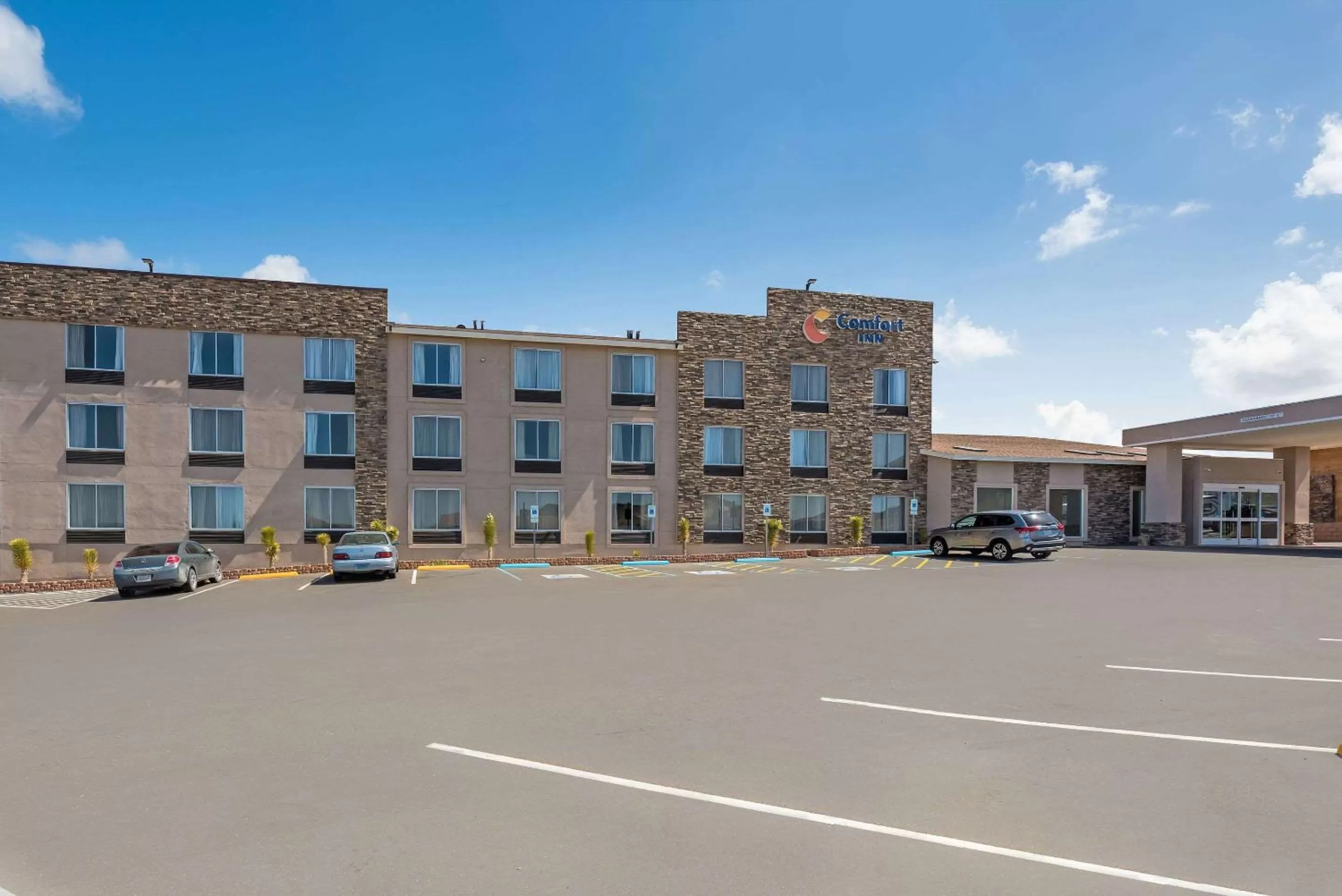 Property building in Comfort Inn Tonopah