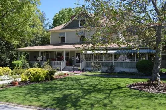 Property building in Red Rocker Inn