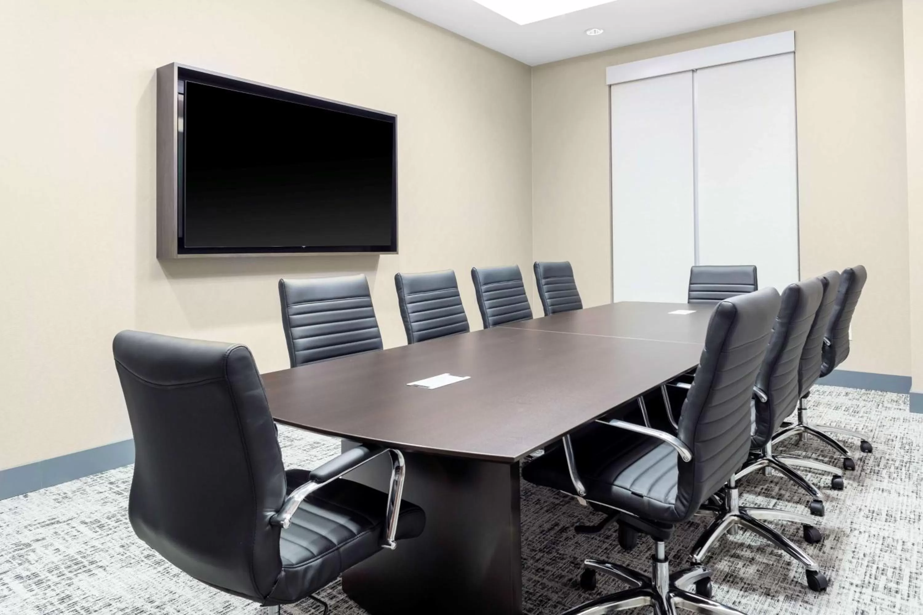 Meeting/conference room in Hyatt House Charlotte Rea Farms