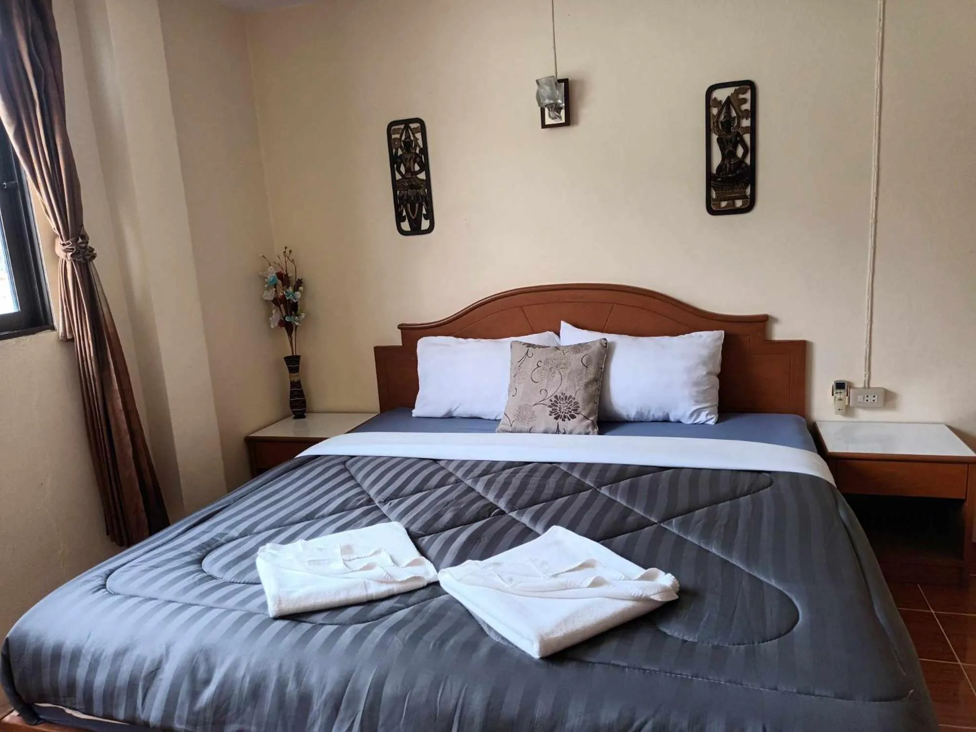 Bed in Patong Rose Guest House 50m to Beach