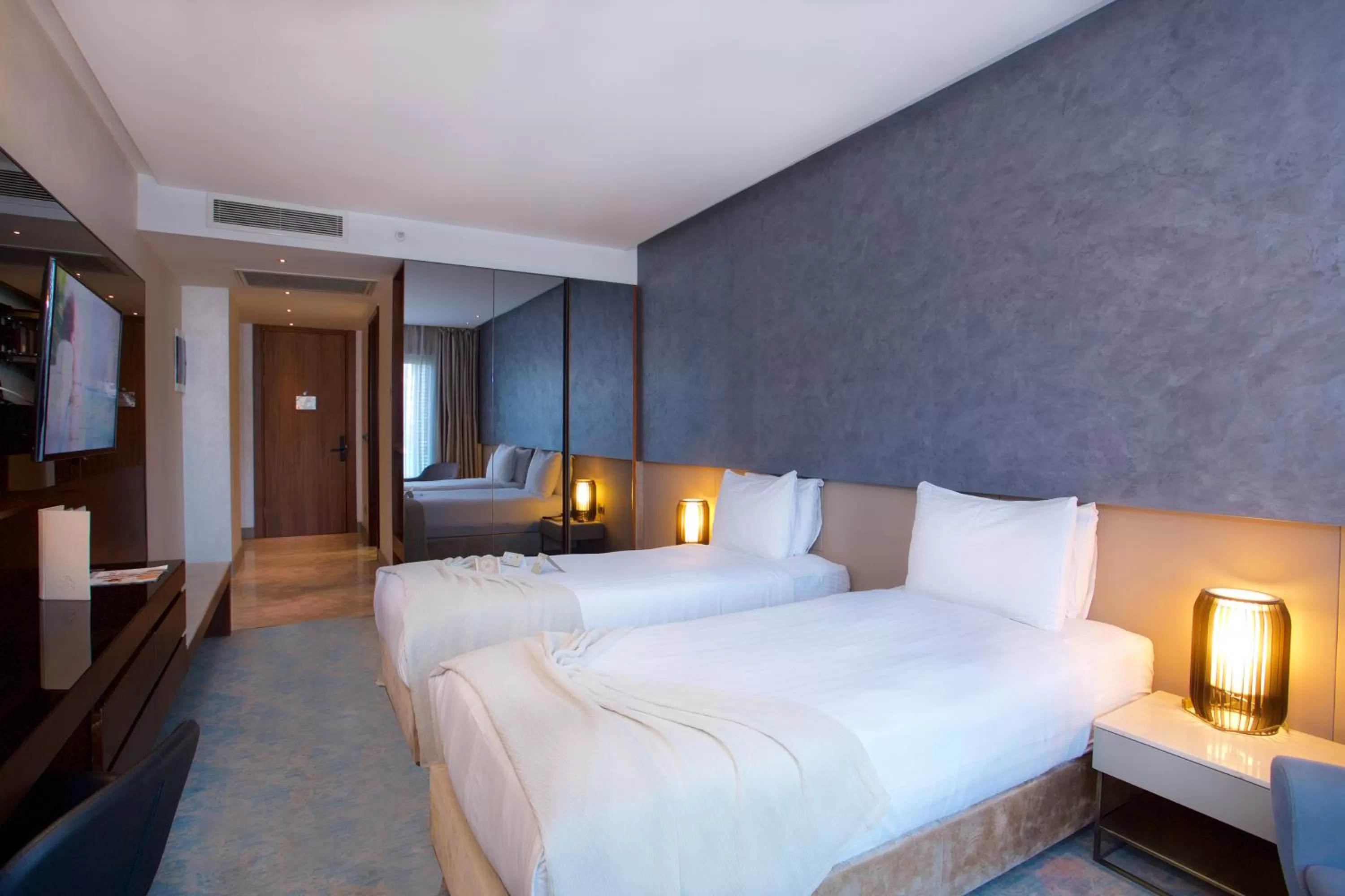 Bed in Dosso Dossi Hotels & SPA Downtown