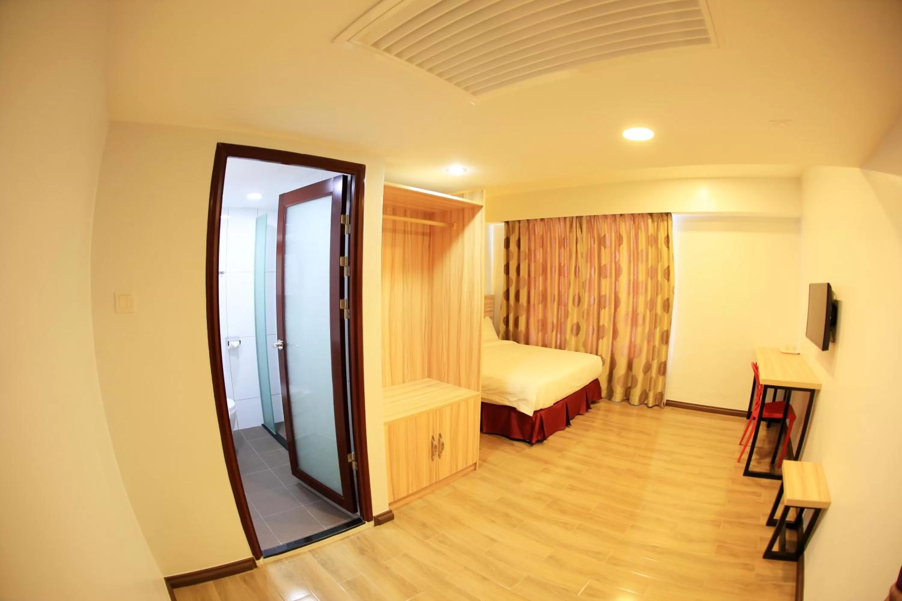 TV and multimedia, Bed in City Garden Hotel