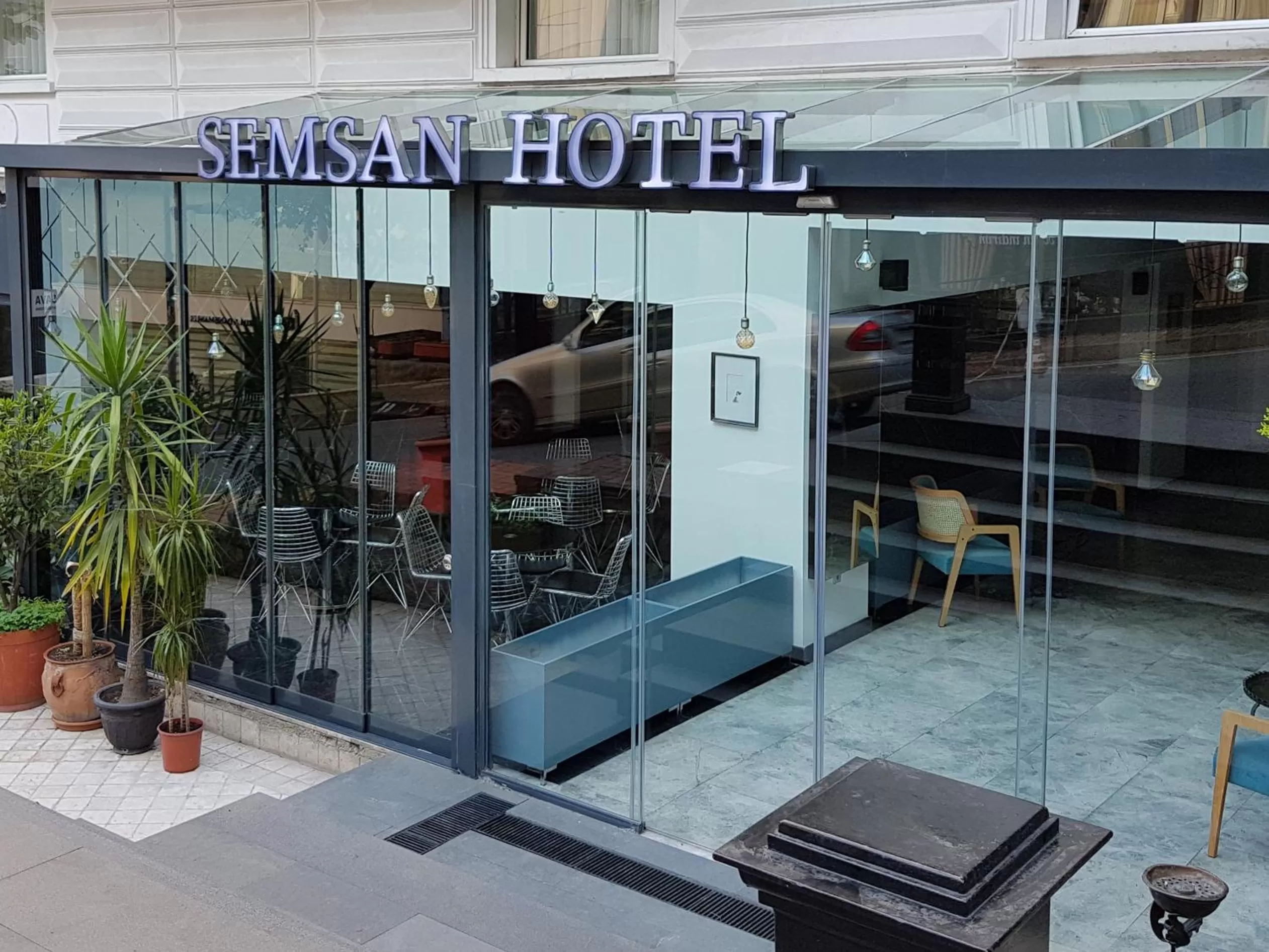Facade/entrance in Semsan Hotel