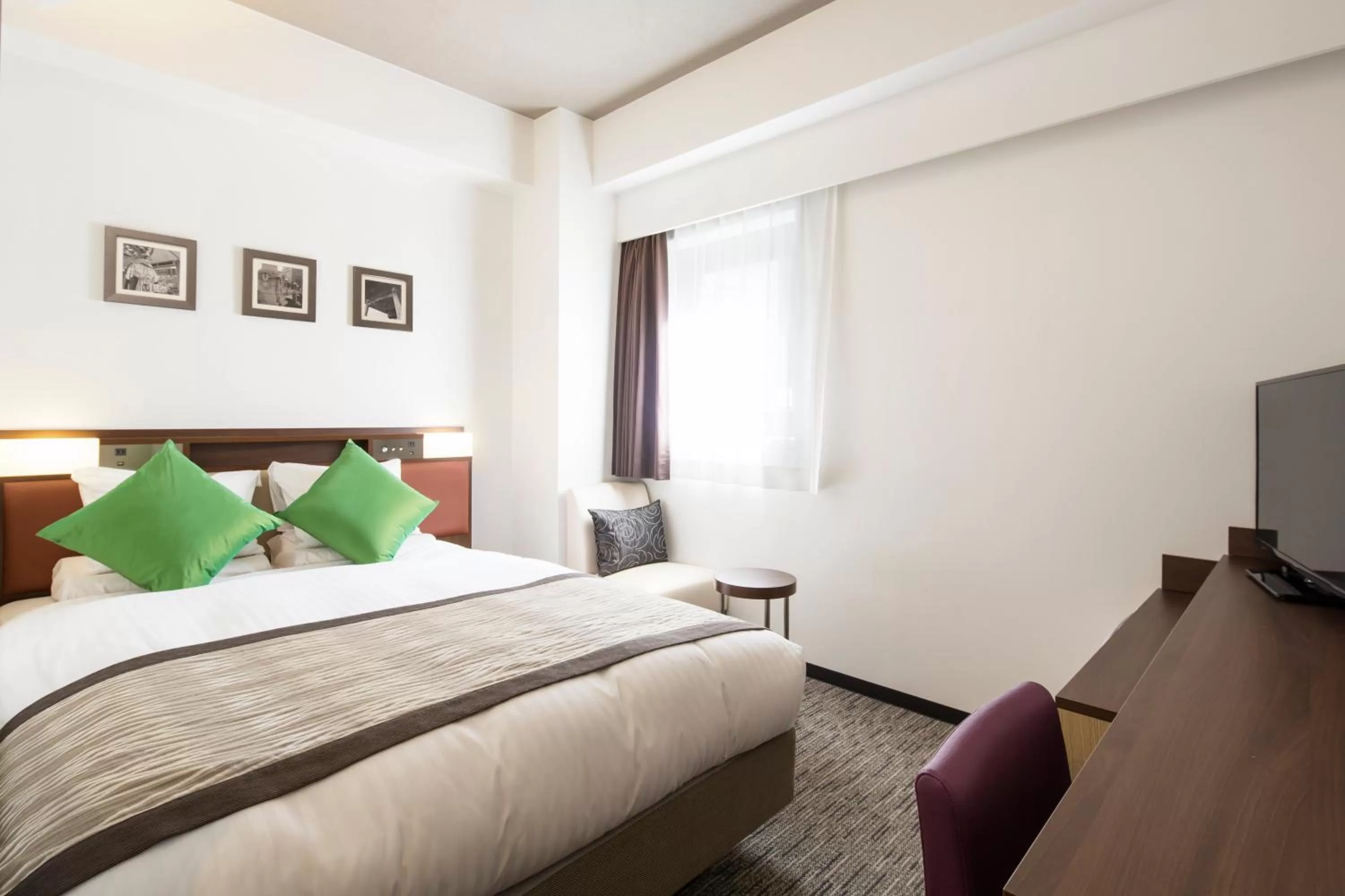 Spring, Bed in HOTEL MYSTAYS Shin Osaka Conference Center