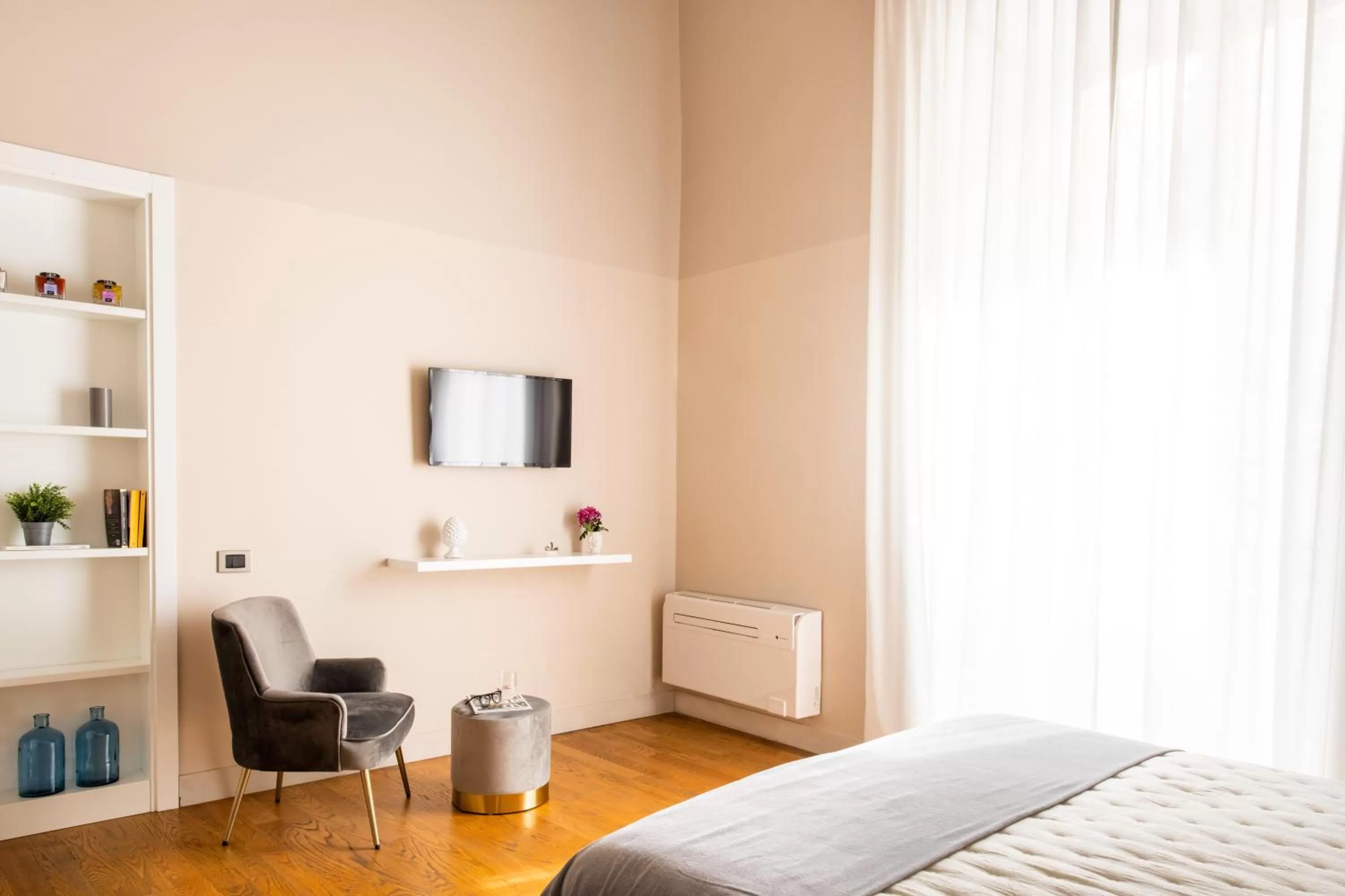 Bed in Moncada Suites & Apartments