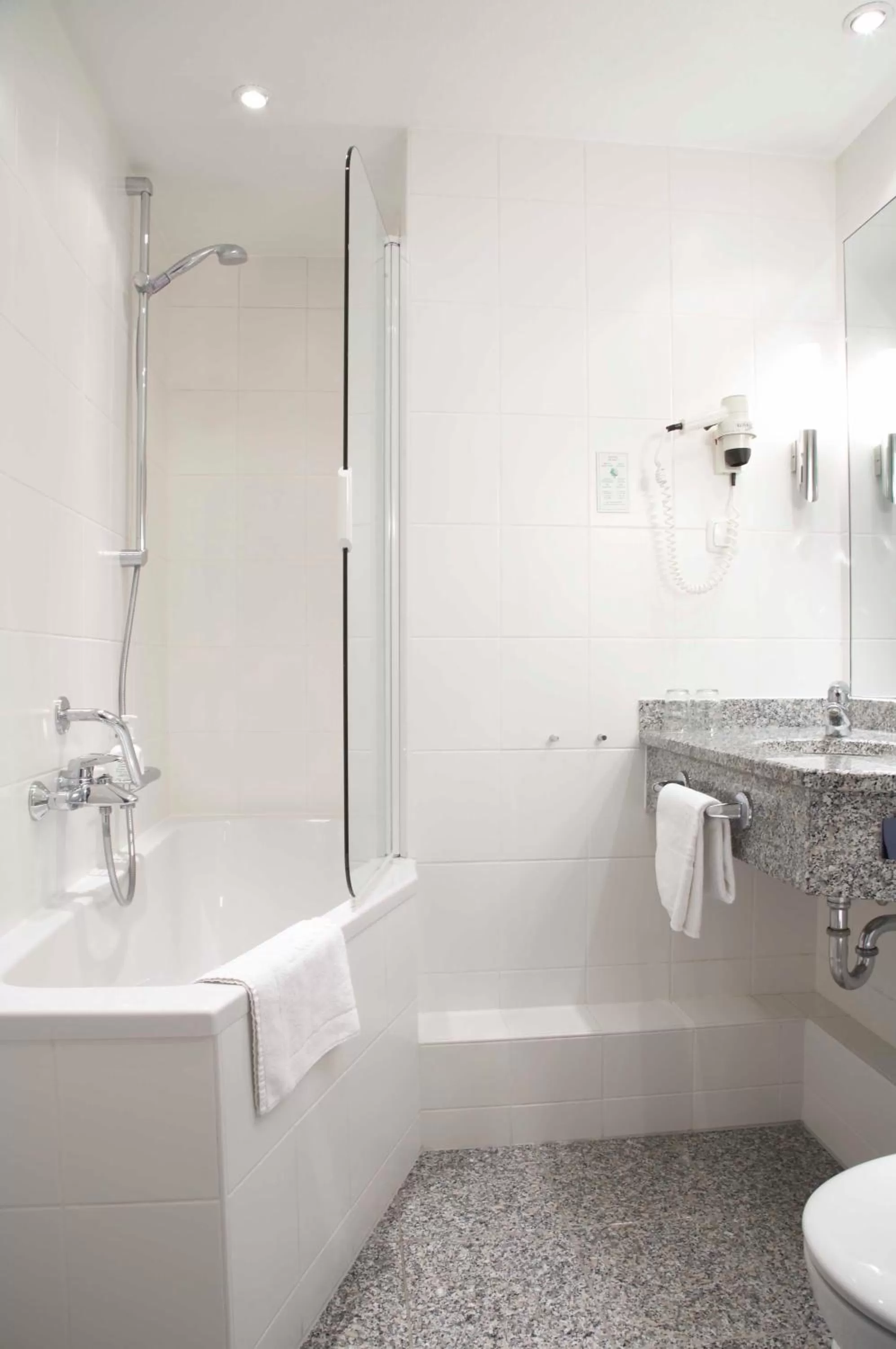 Bathroom in Hotel Baseler Hof