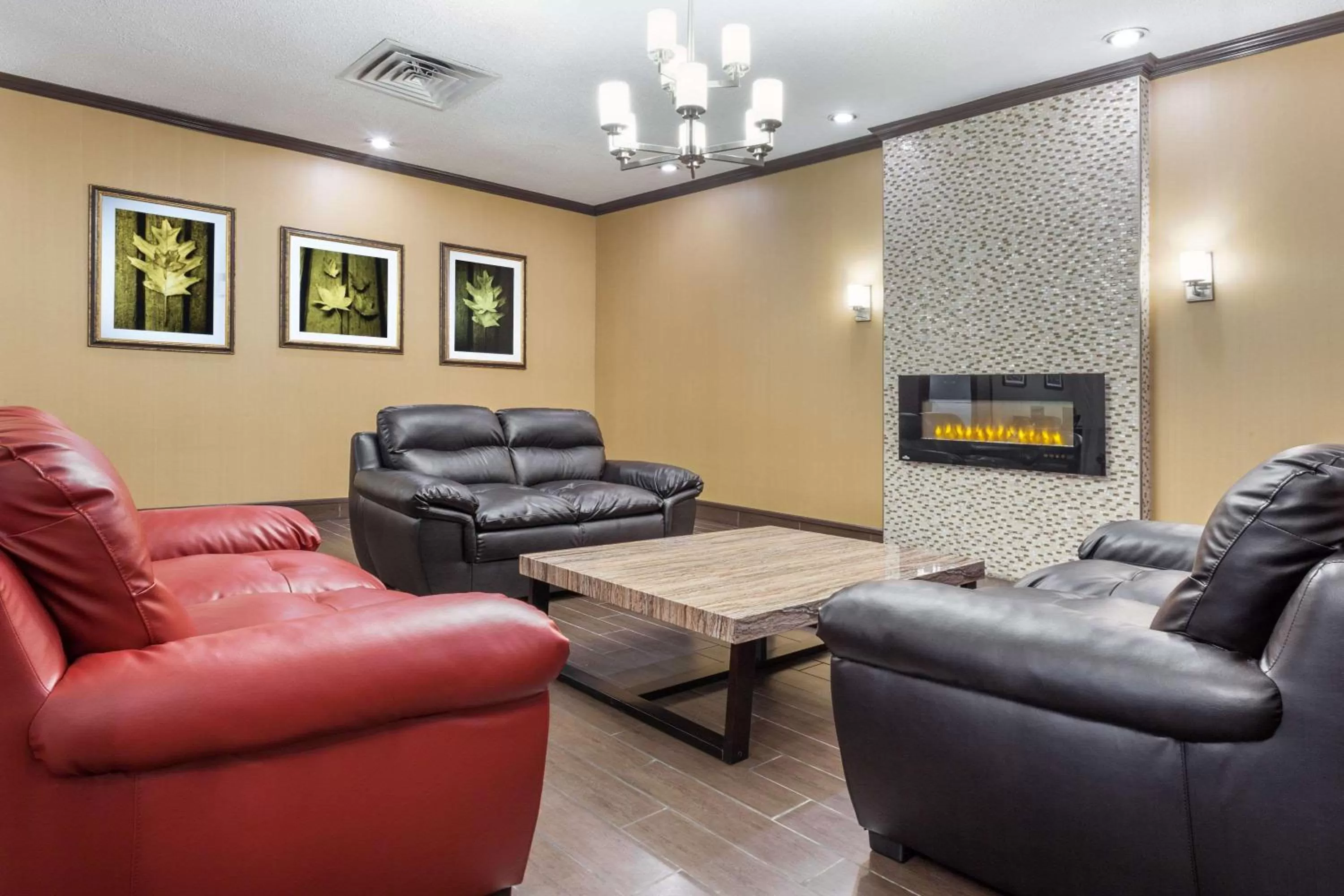 Lobby or reception, Seating Area in Ramada by Wyndham Timmins