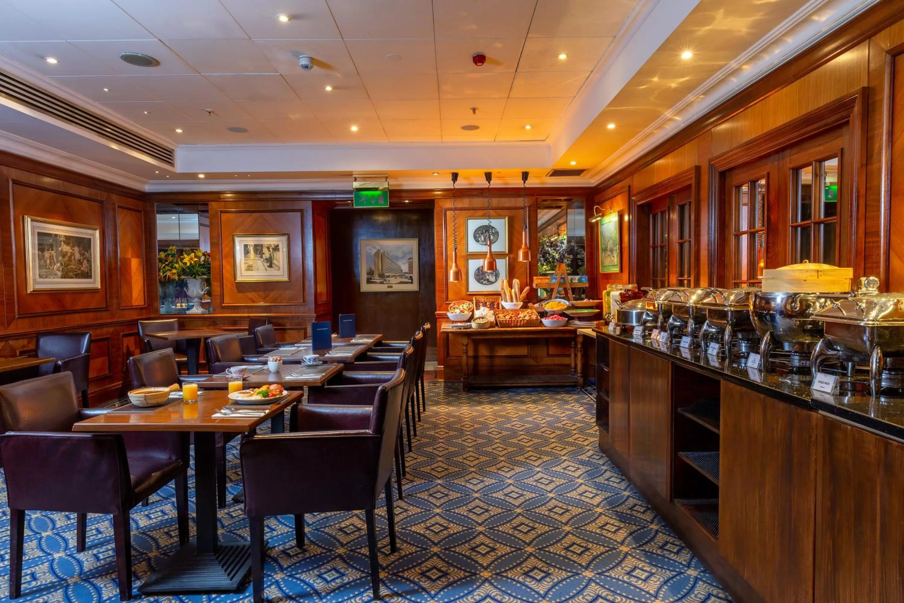 Lounge or bar in Copthorne Tara Hotel London Kensington