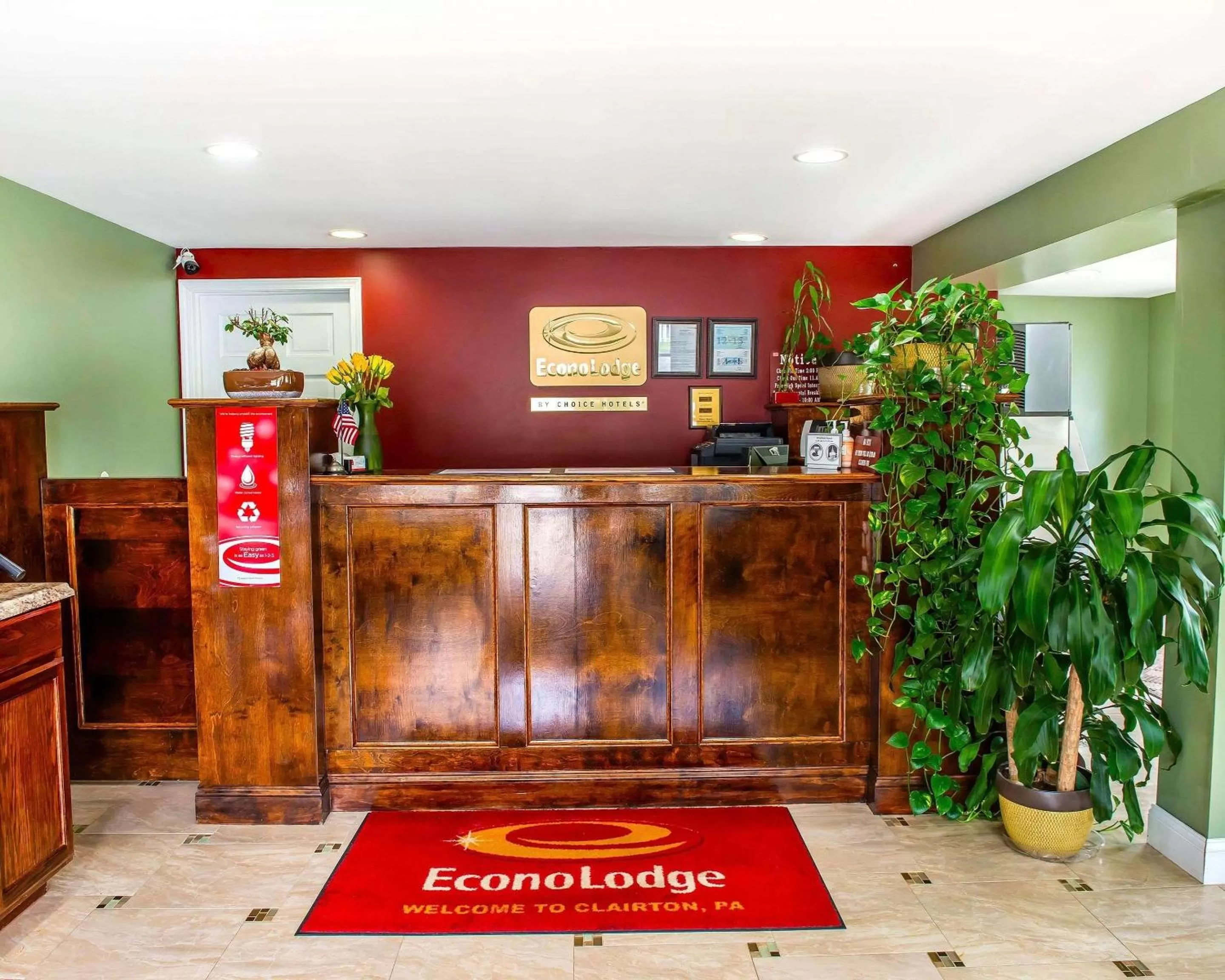 Lobby or reception in Econo Lodge Jefferson Hills Hwy 51