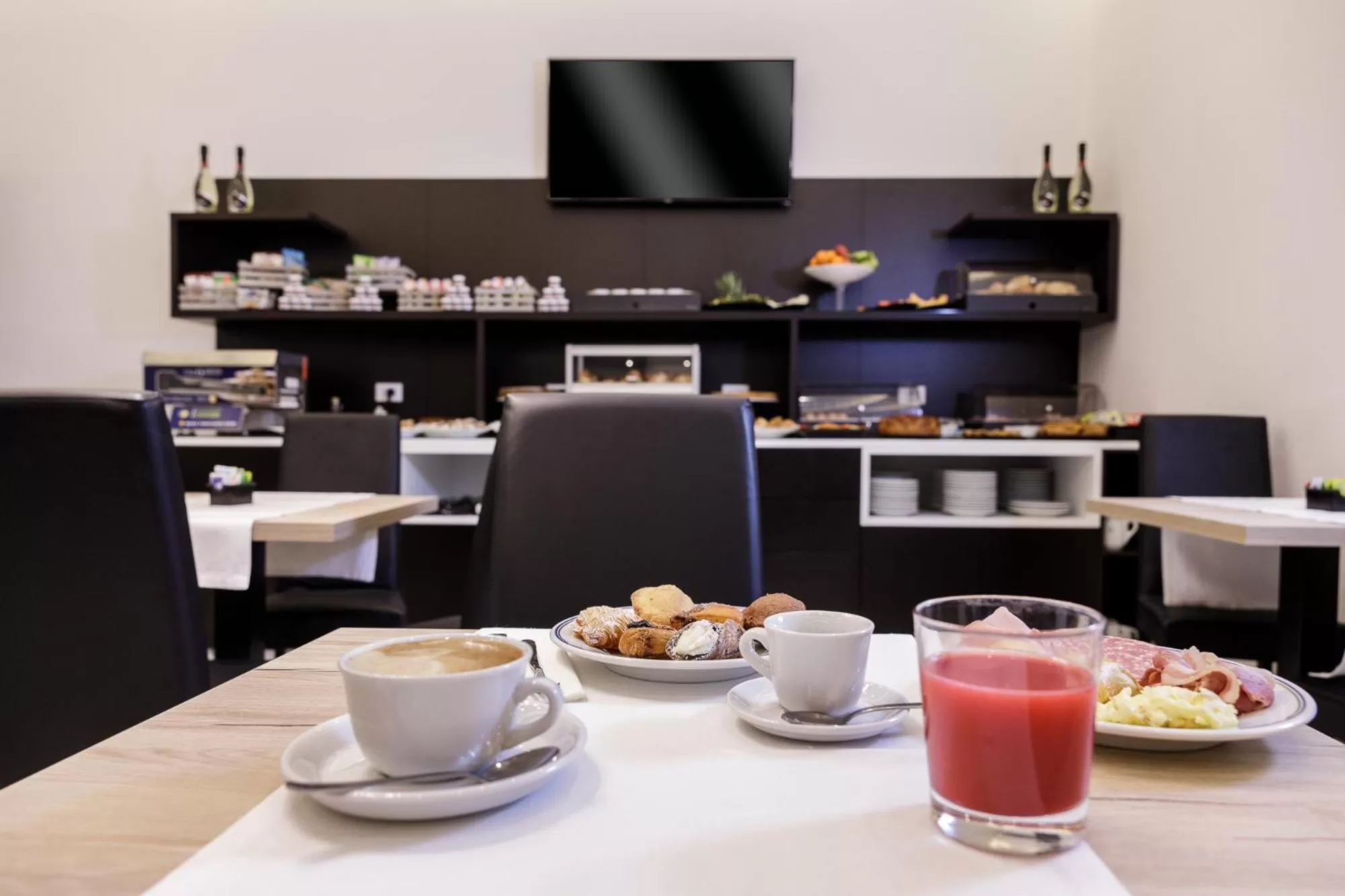 Continental breakfast in Best Western Hotel dei Mille