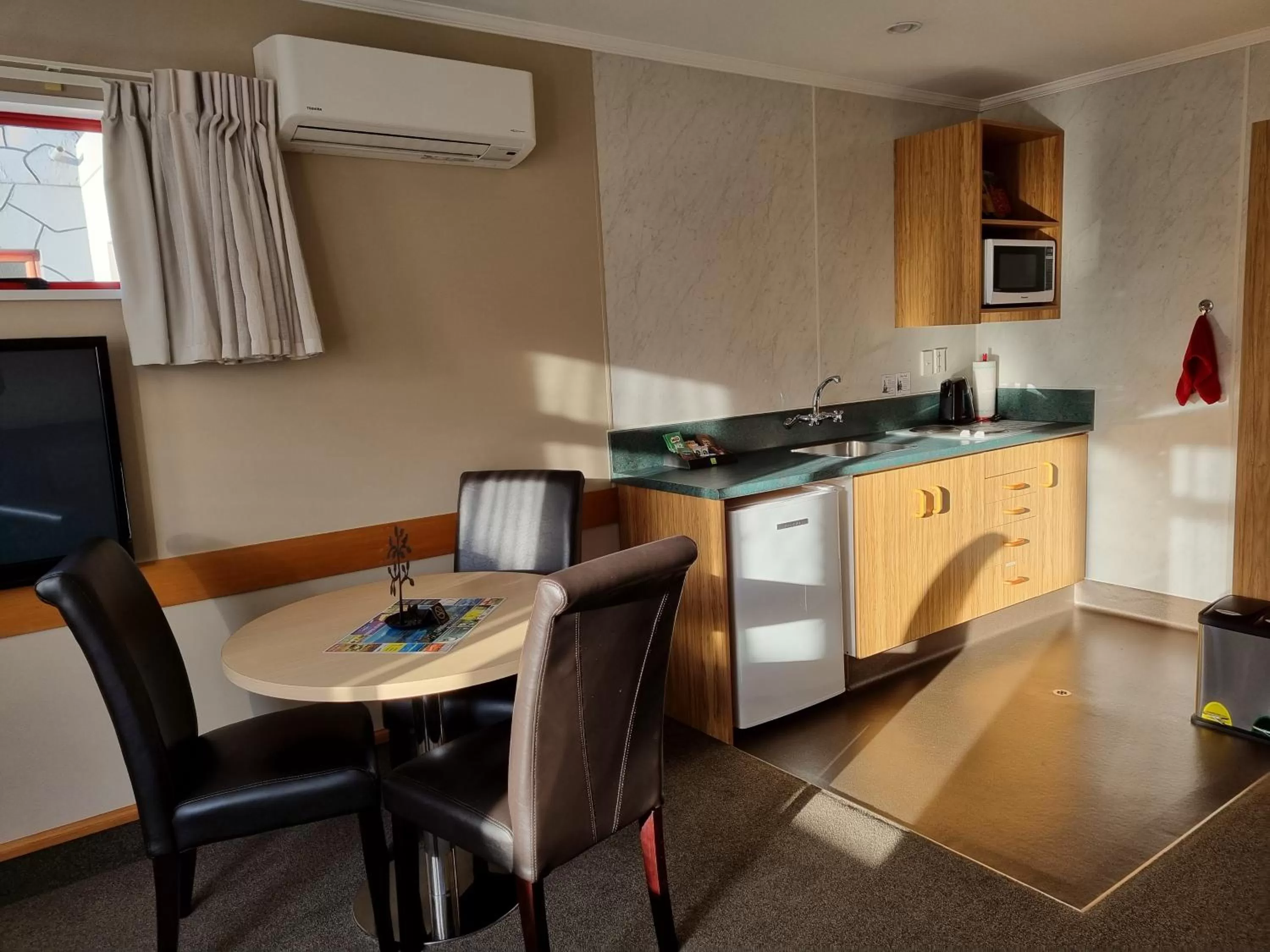 Kitchen or kitchenette in Amross Court