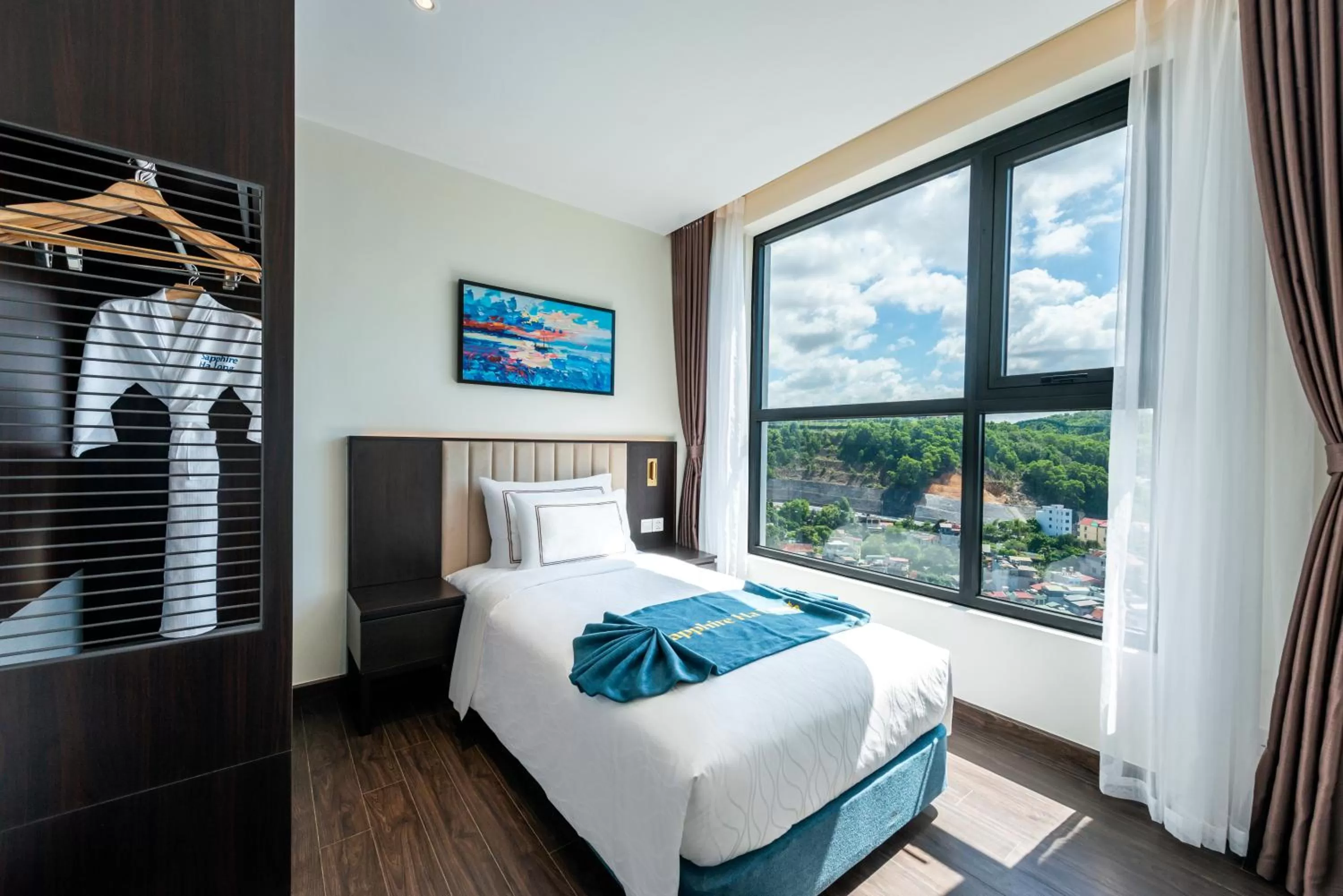 Bedroom in Best Western Premier Sapphire Ha Long