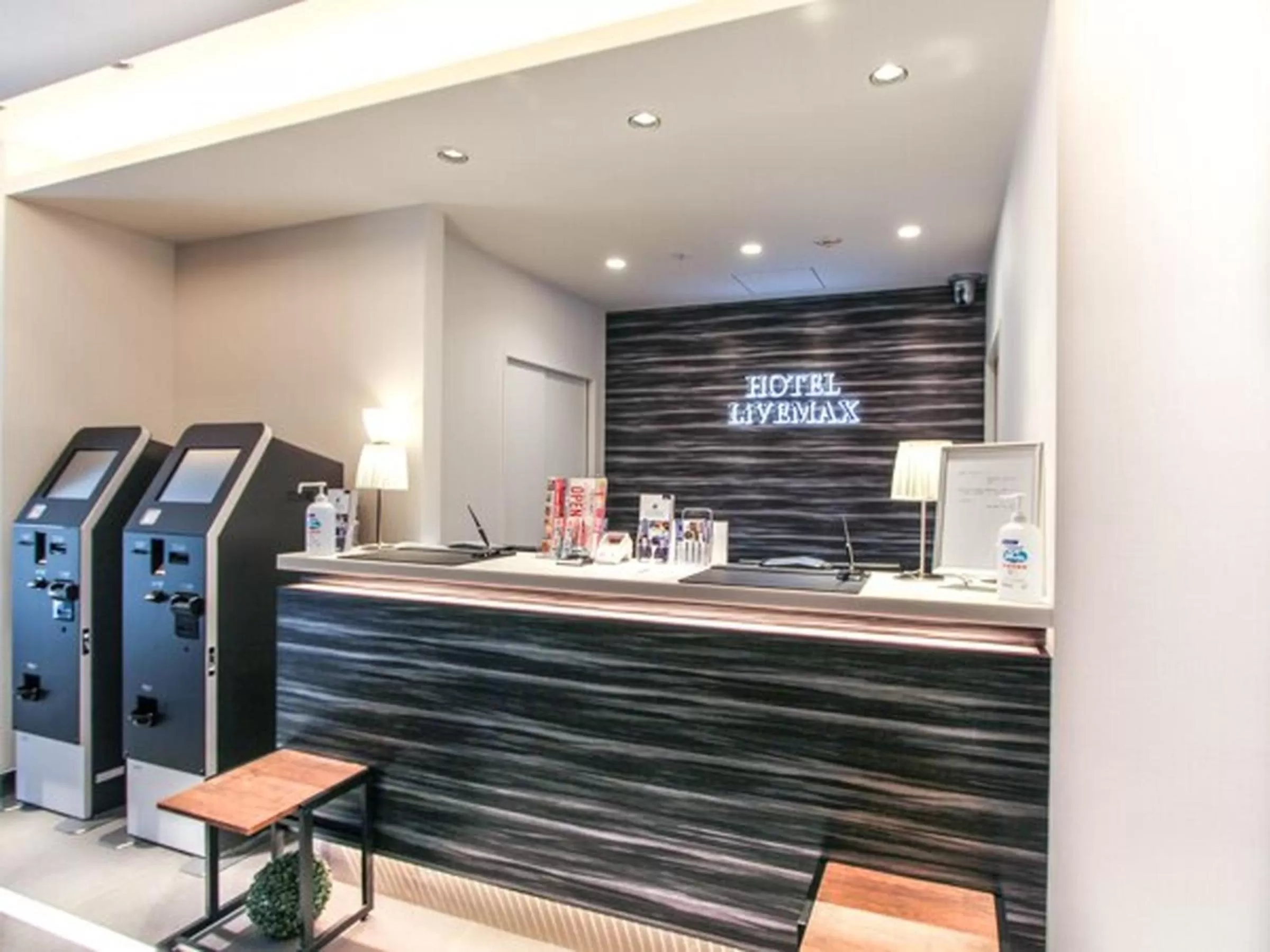 Lobby or reception in Hotel Livemax Osaka Kadoma