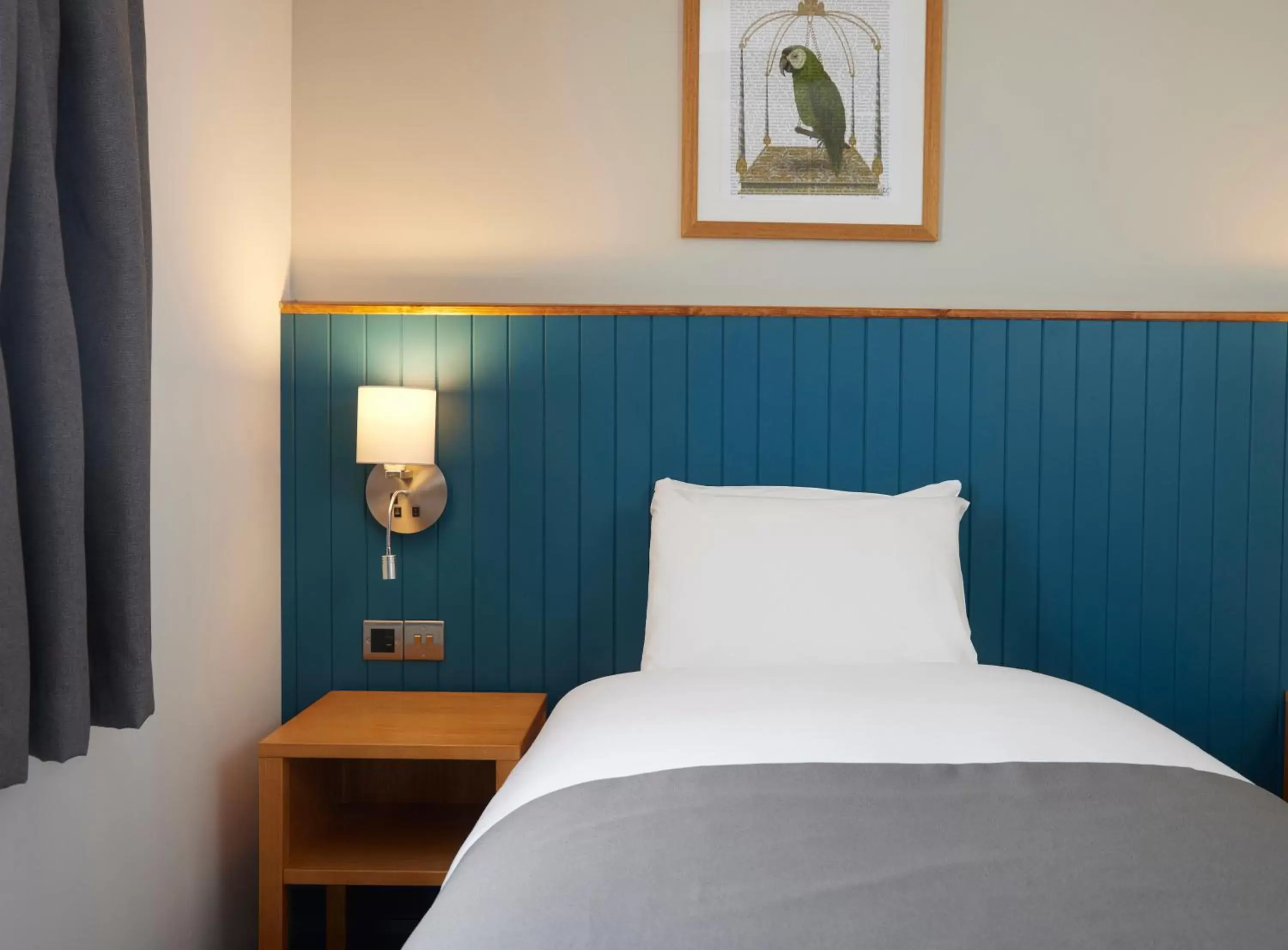 Twin Room - Disability Access in Holmfield Arms by Greene King Inns Twin Room - Disability Access in Holmfield Arms by Greene King Inns