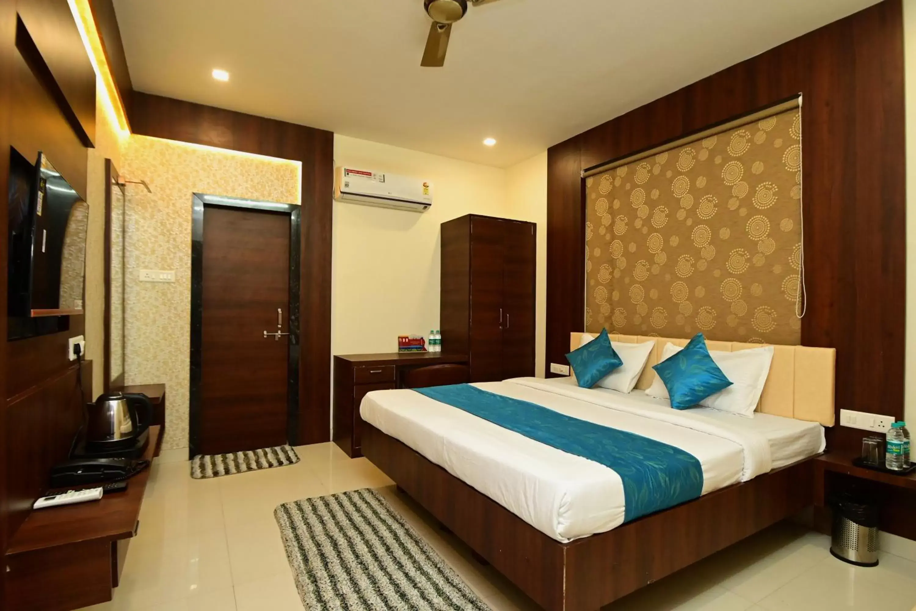 King Room - single occupancy in Hotel Hallmark By THC Group King Room - single occupancy in Hotel Hallmark By THC Group