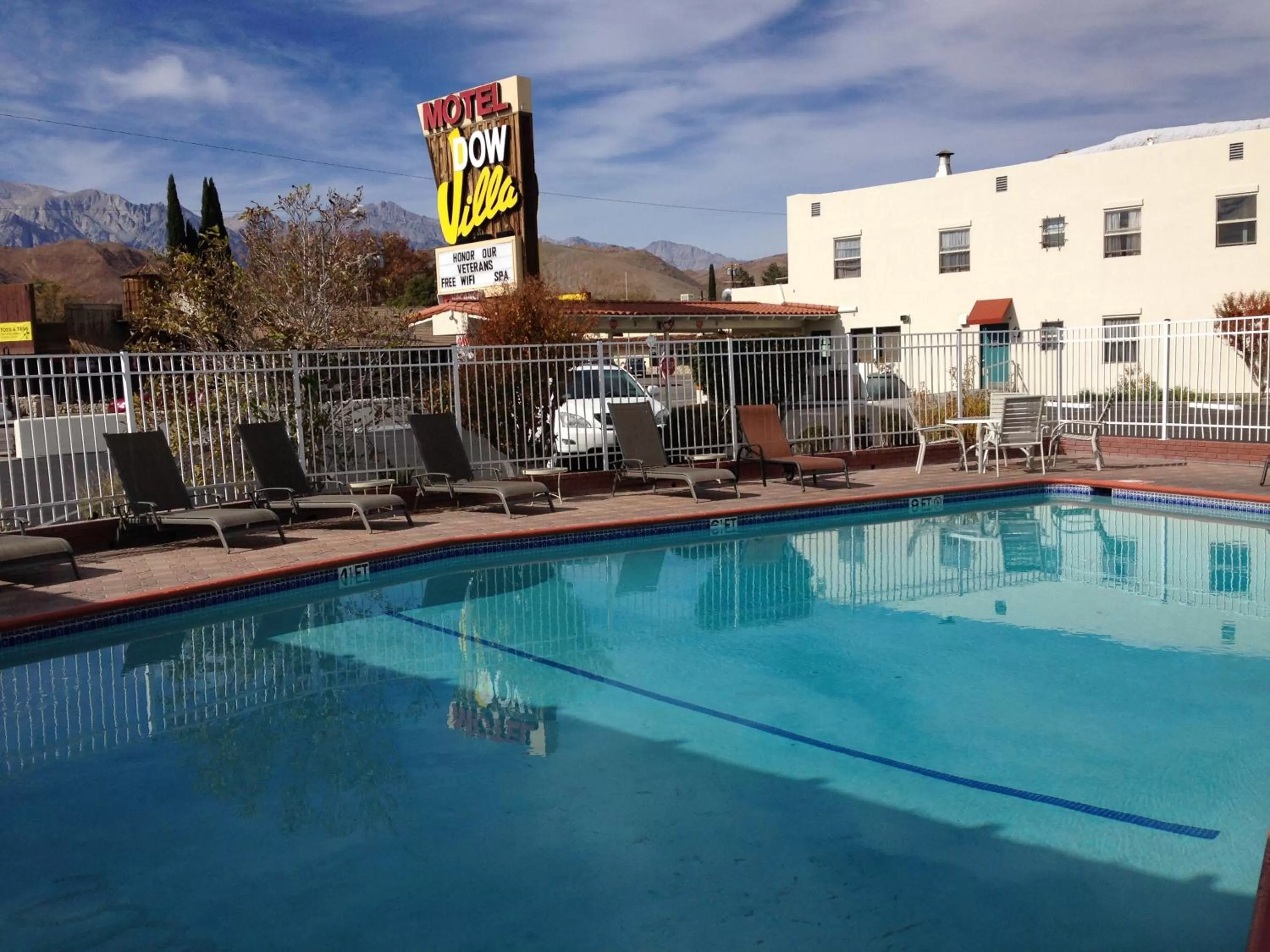 Swimming pool in Dow Villa Motel
