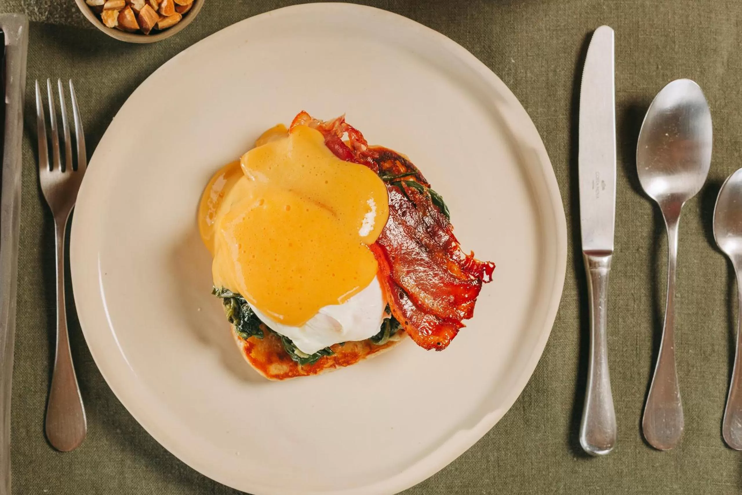 Breakfast in Santa Barbara Eco-Beach Resort