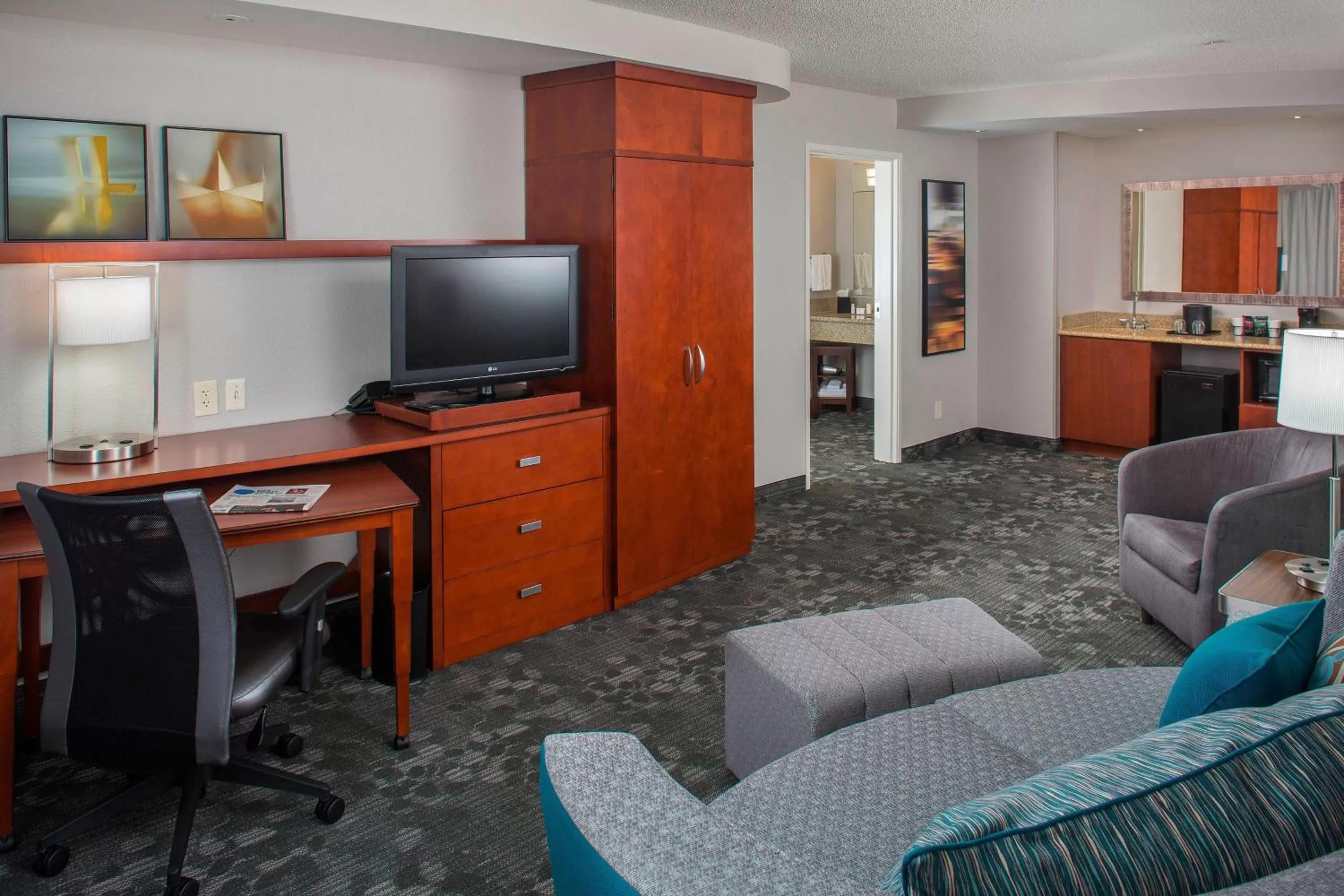 Living room in Courtyard by Marriott Nashville Goodlettsville