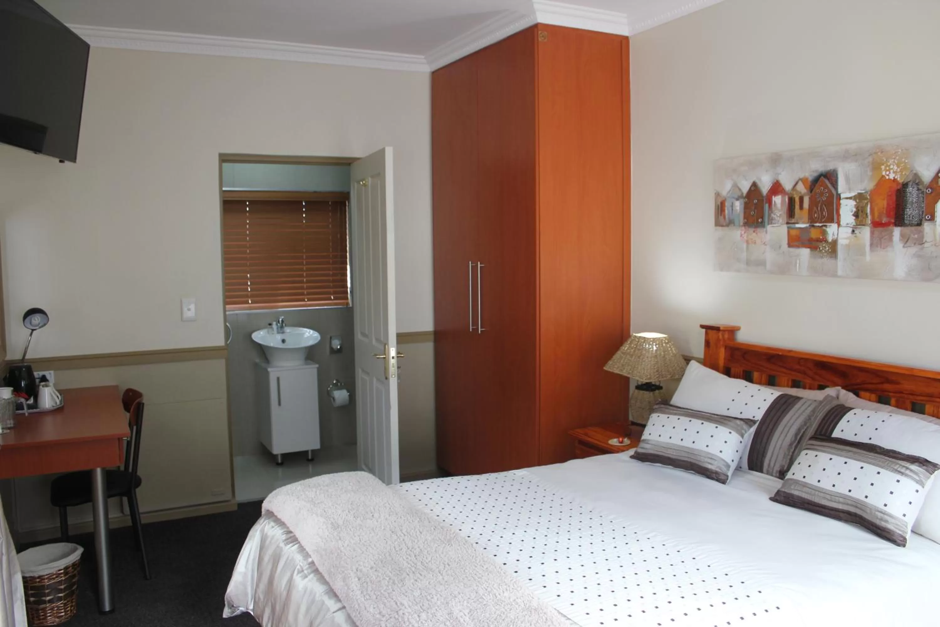 Bedroom, Bed in Victoria Heights B&B