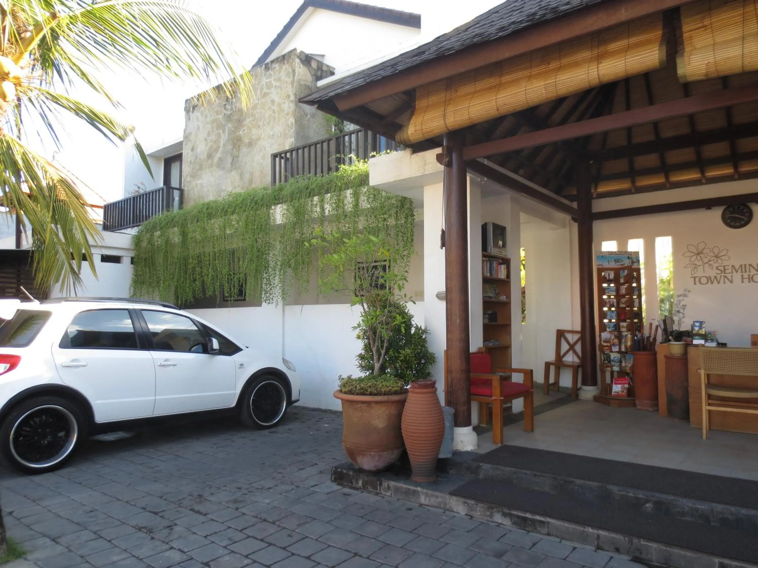 Area and facilities in Seminyak TownHouse