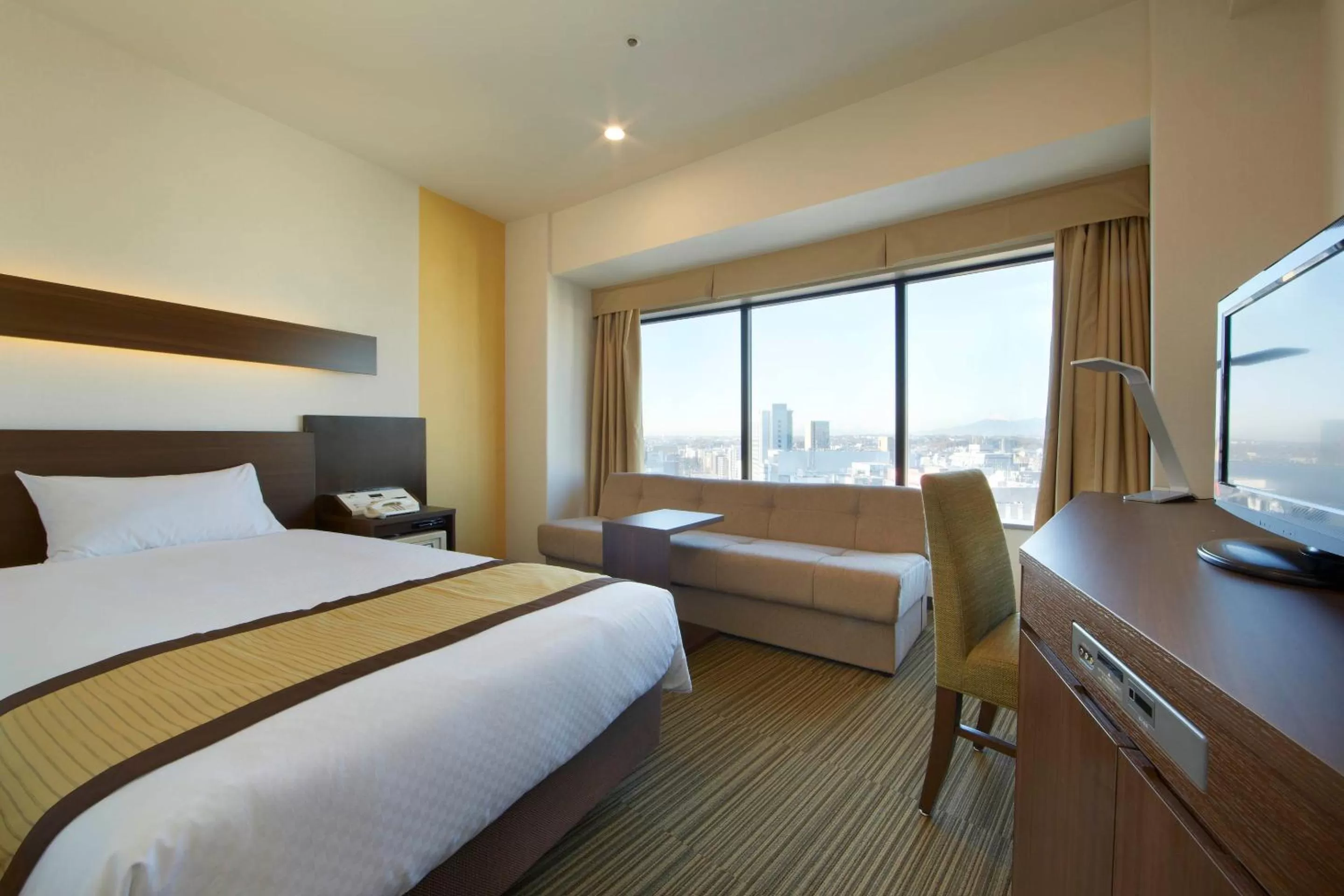 Photo of the whole room, Bed in Shin Yokohama Prince Hotel