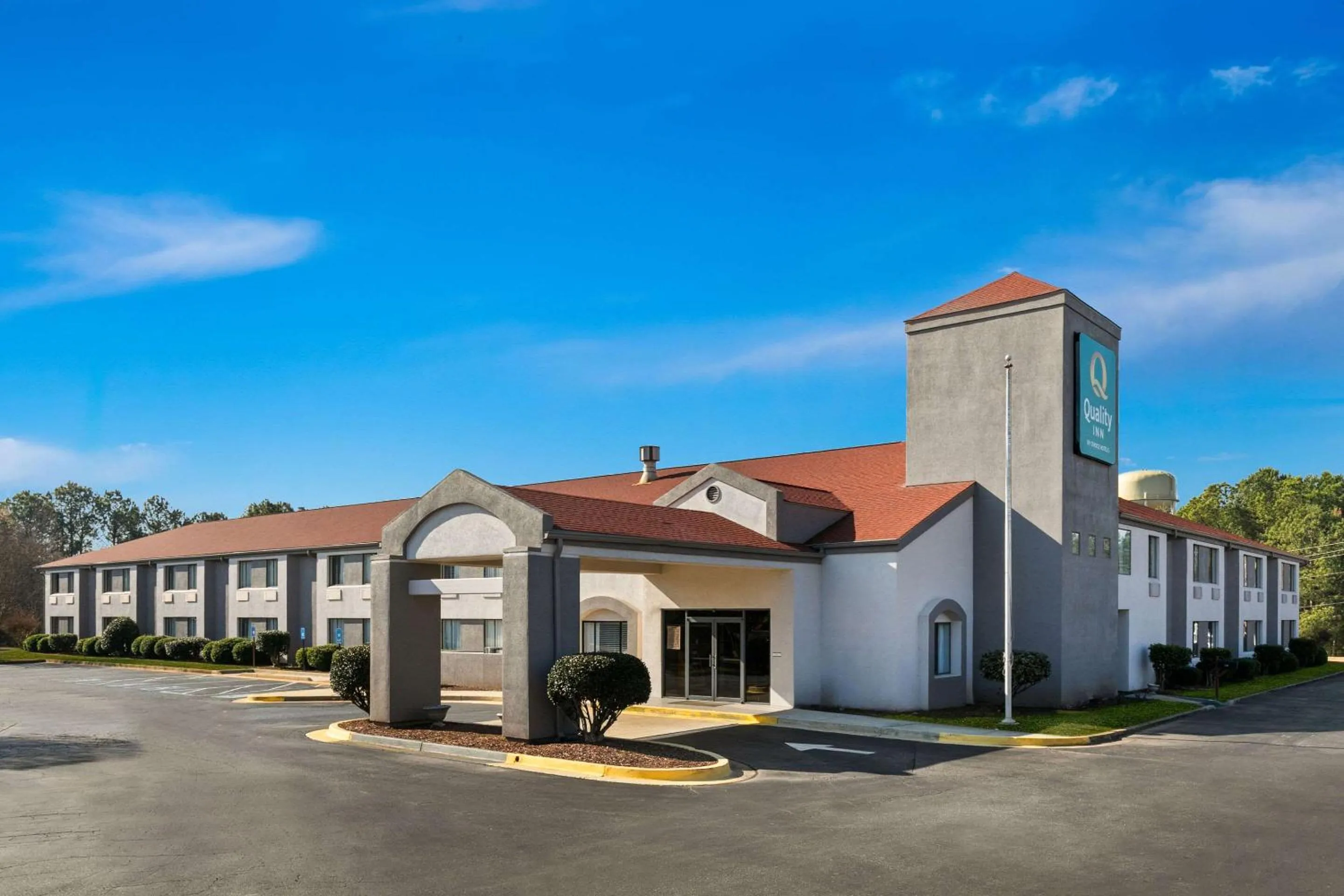 Property Building in Rodeway Inn