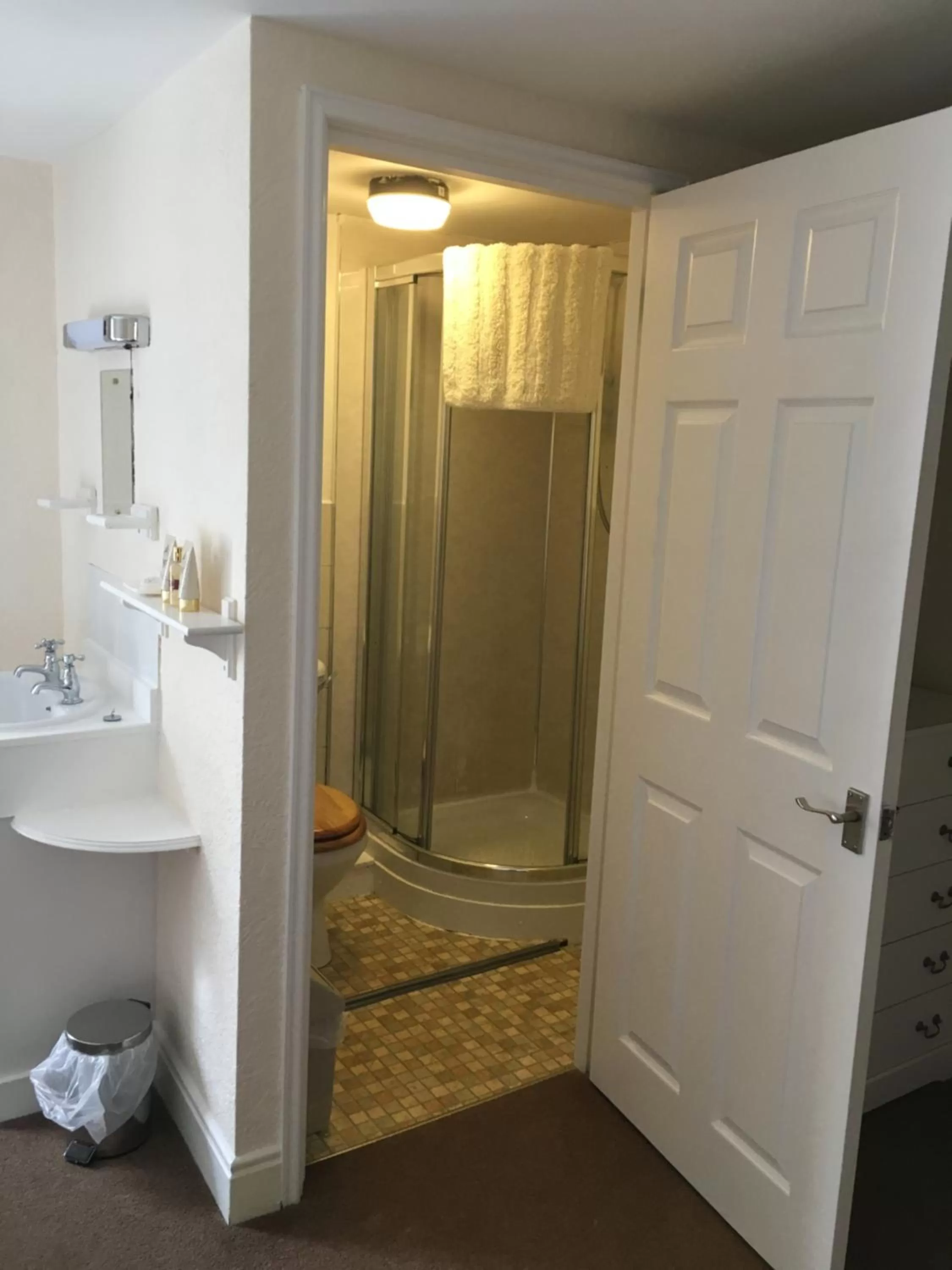 Bathroom in The Buck Inn