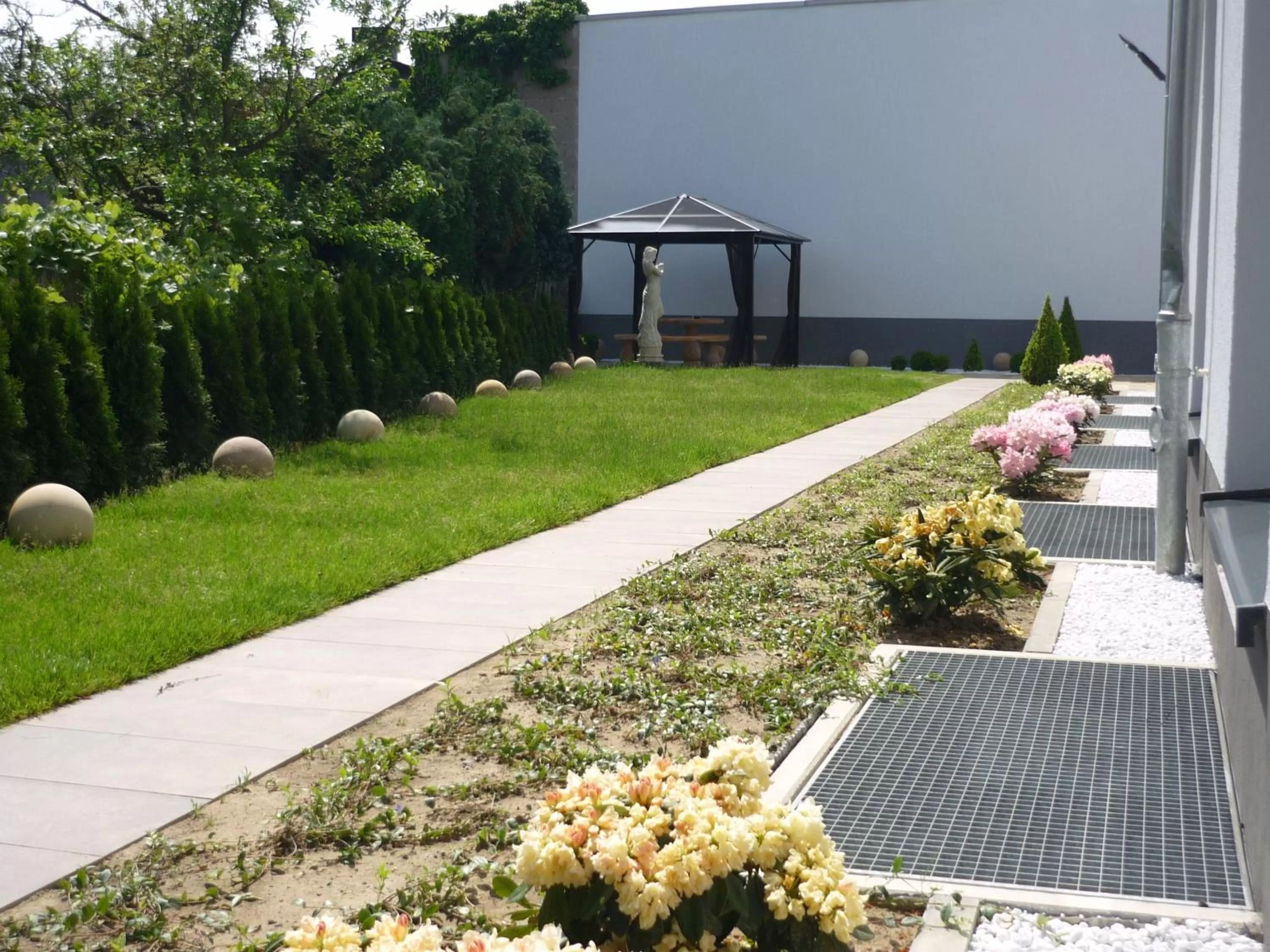 Garden in Naam Hotel & Apartments Frankfurt City-Messe Airport