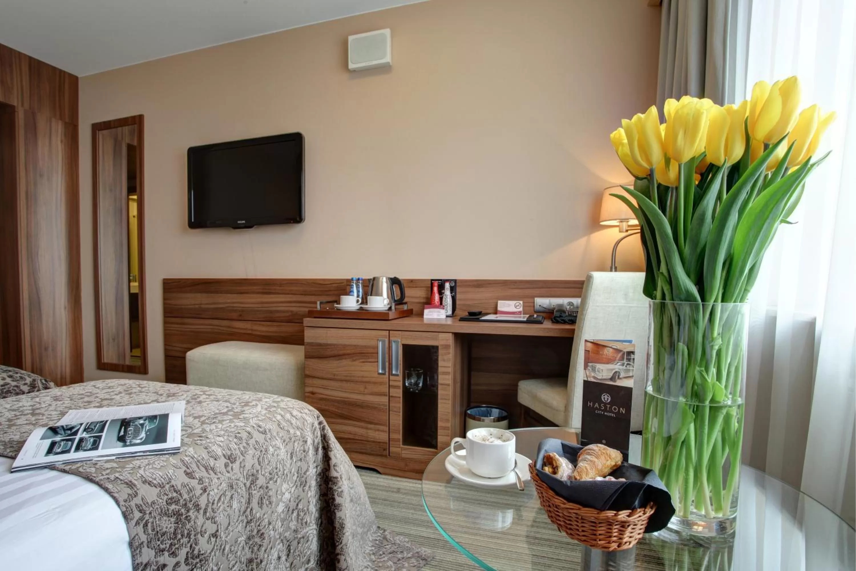 Photo of the whole room, Bed in Haston City Hotel