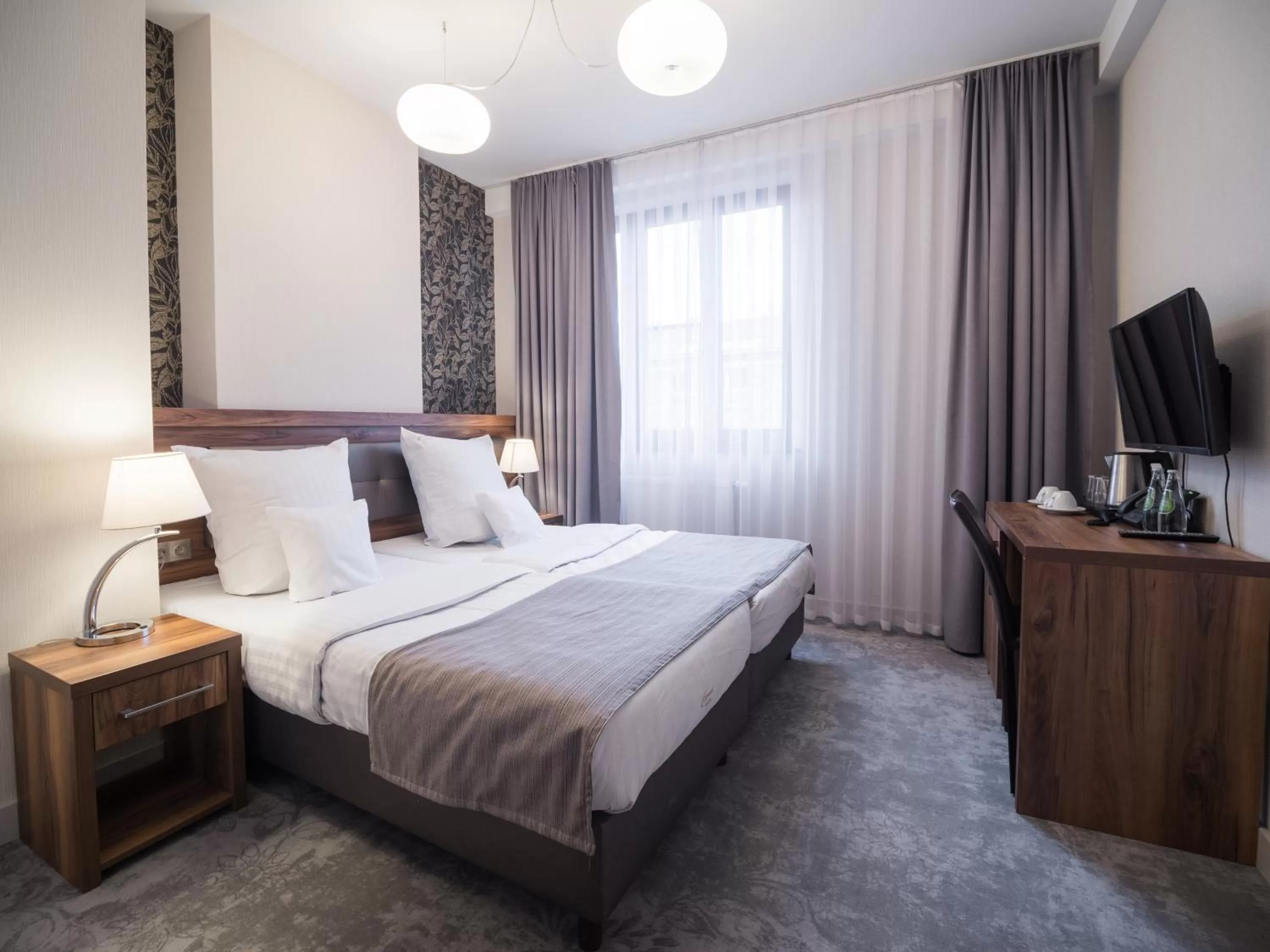 Bedroom, Bed in Hotel Miodowa