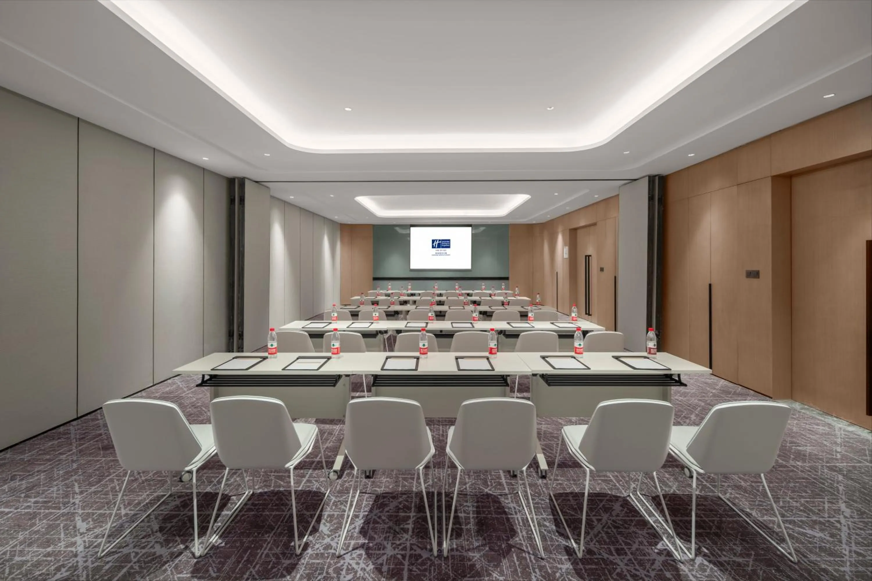 Meeting/conference room in Holiday Inn Express Nantong North Gateway by IHG