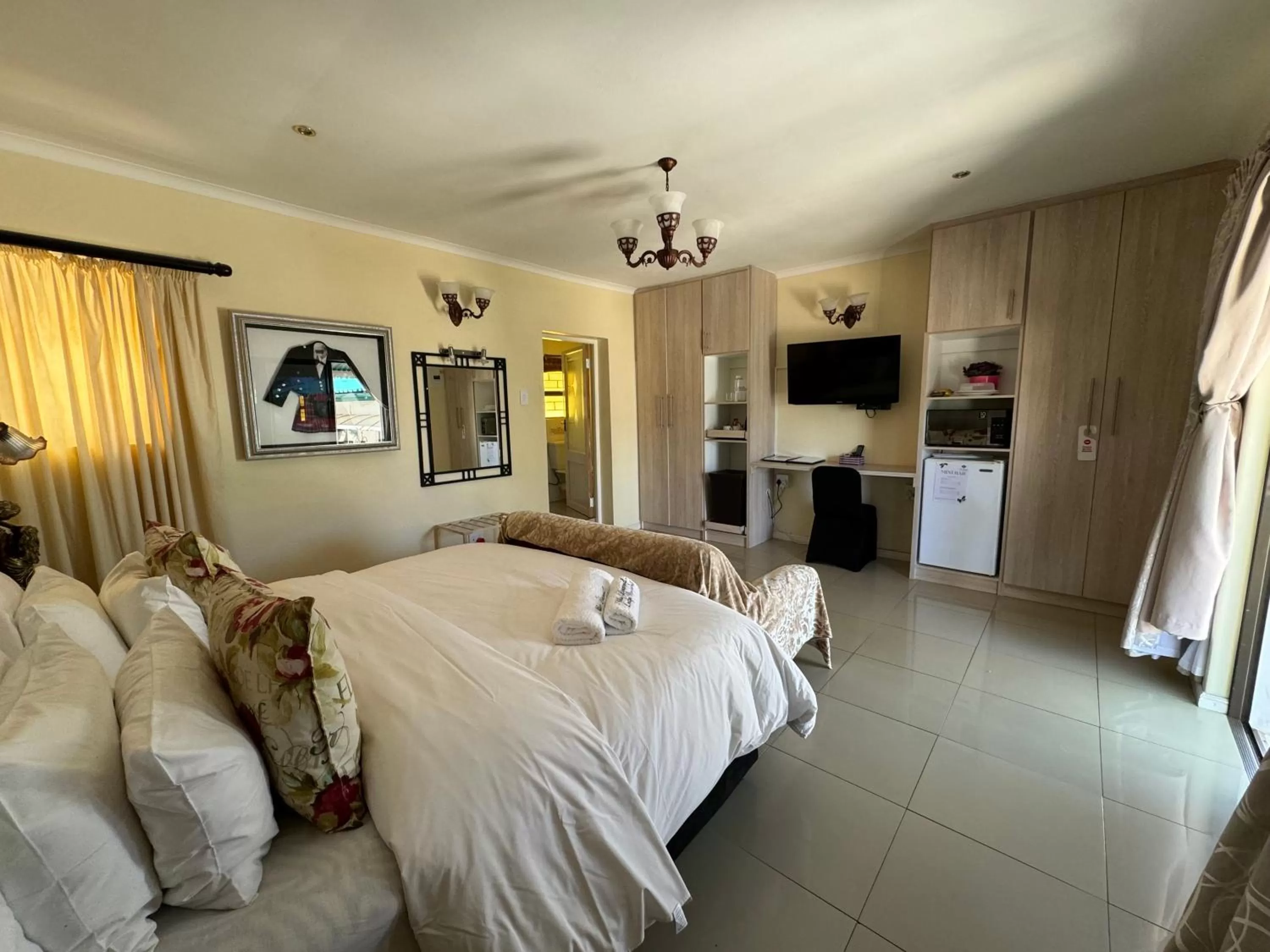 Bed in Blue Diamond Lodge & Spa