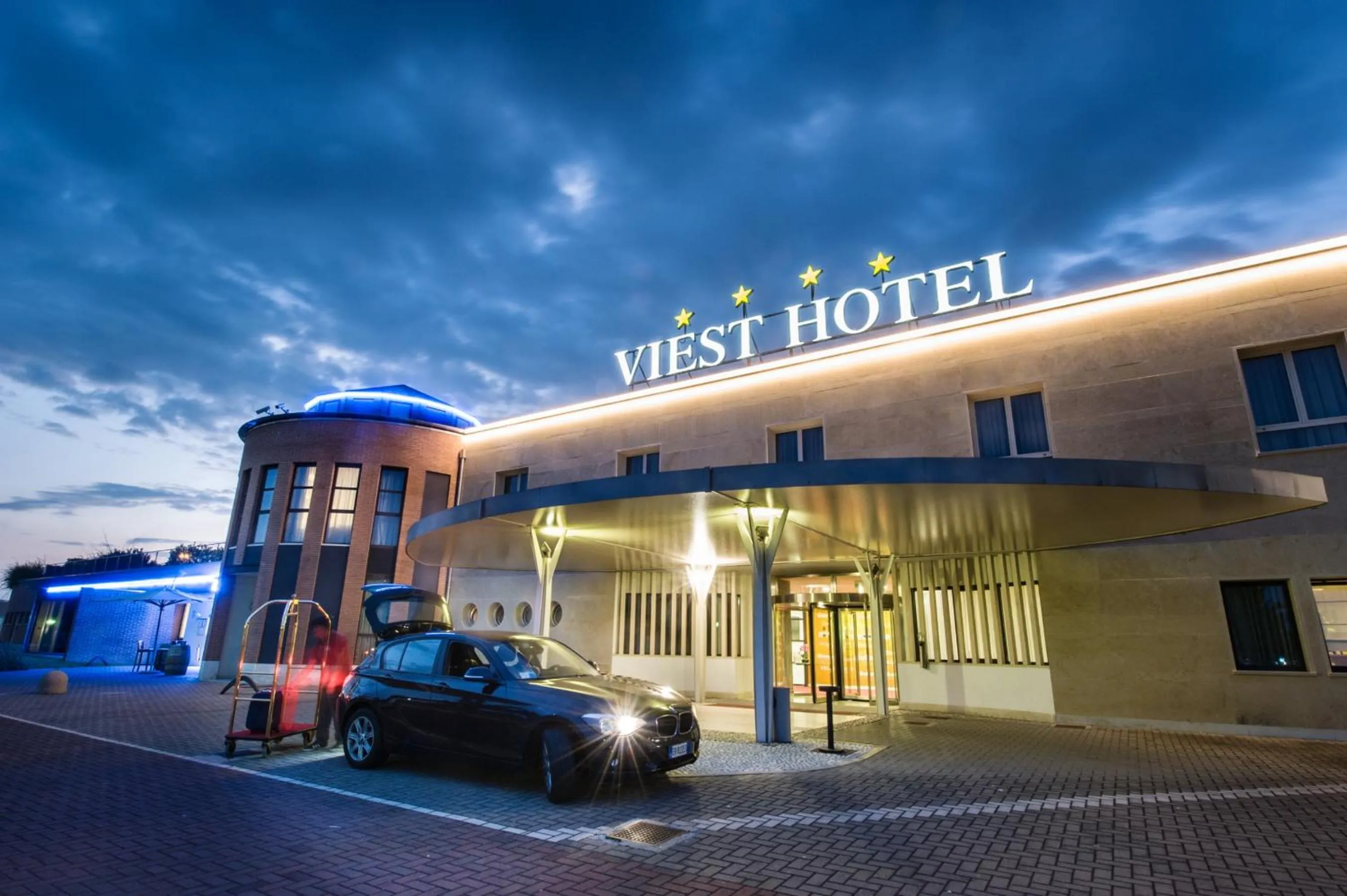 Property building in Hotel Viest