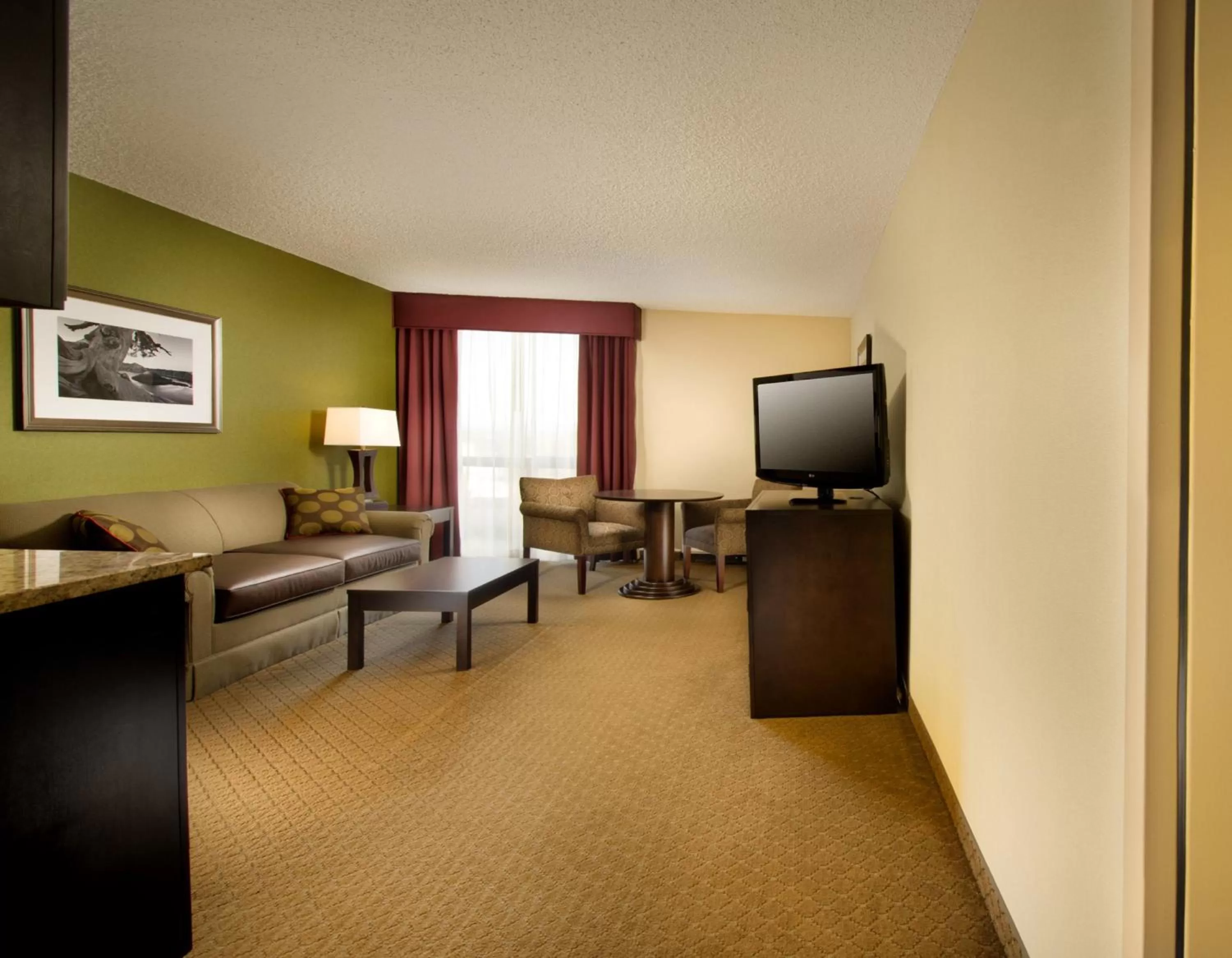 Photo of the whole room in Holiday Inn Portland-Airport I-205 by IHG