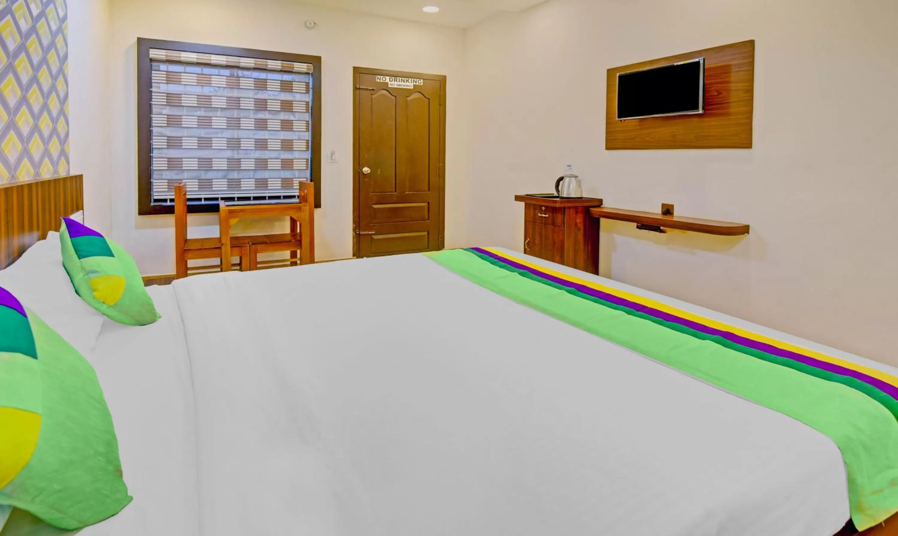 Bedroom, Bed in Itsy Hotels Igloo Residency Raja Seat