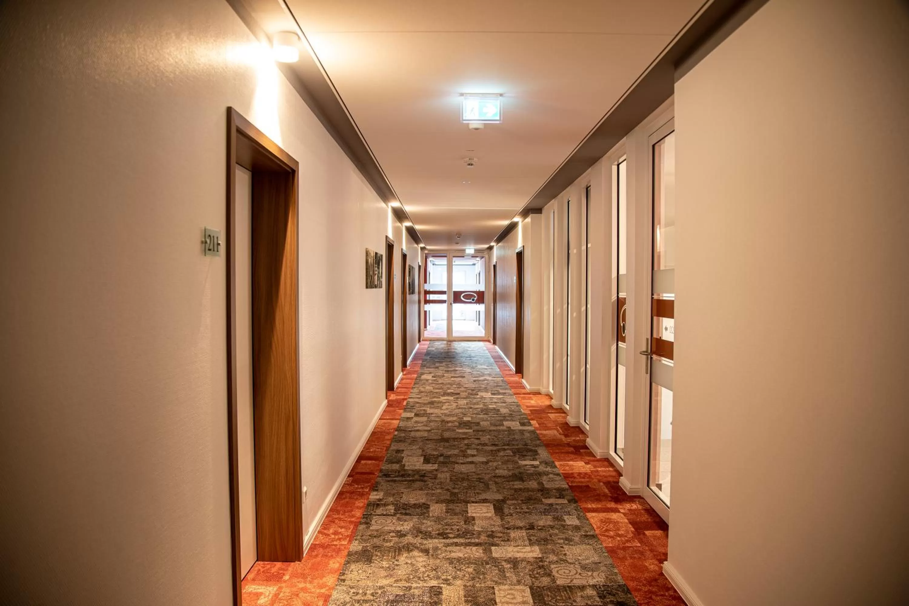 Property building in Stadthotel Lohne, Self Check In, mit Bäckerei und Cafe