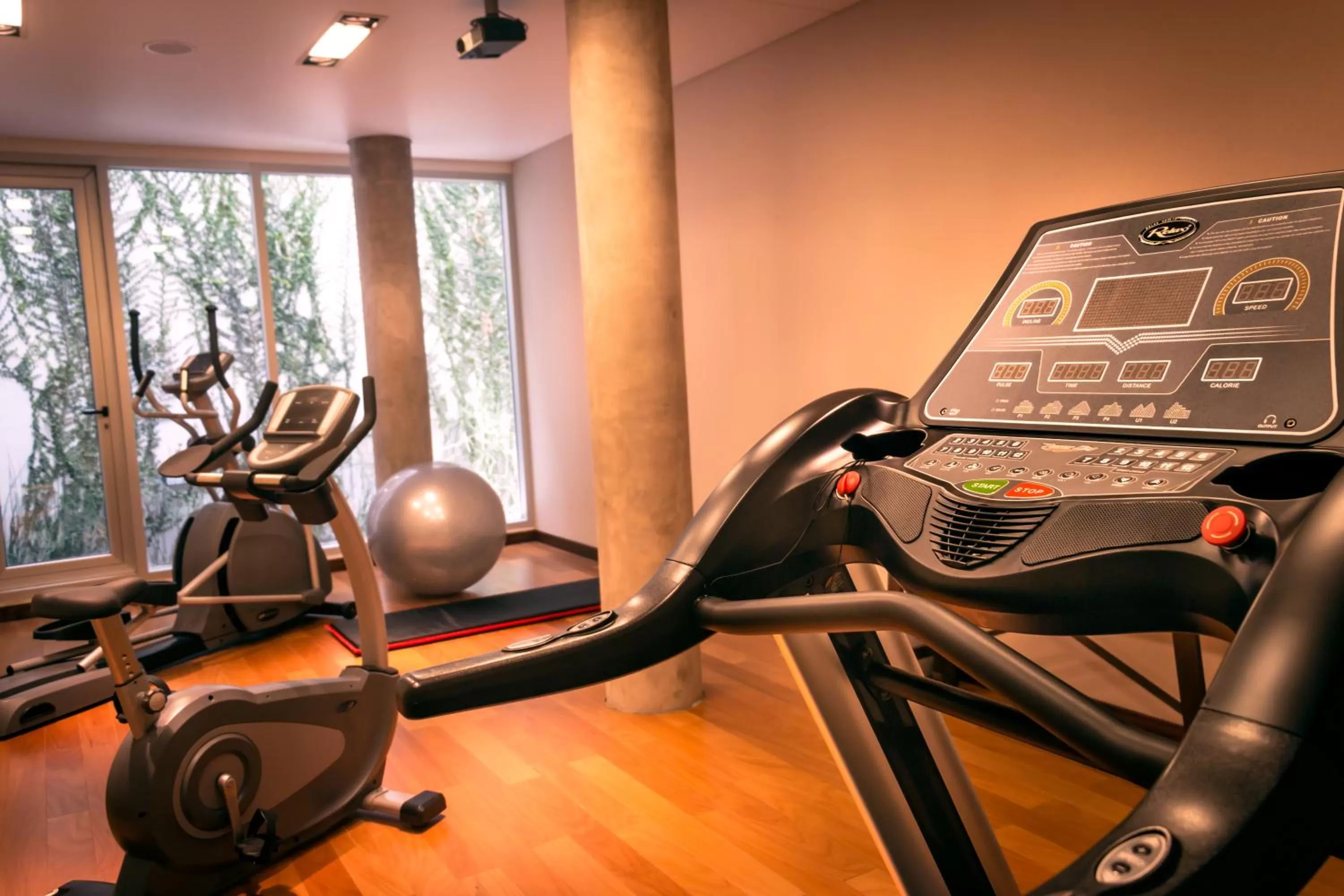 Fitness centre/facilities in AXSUR Design Hotel