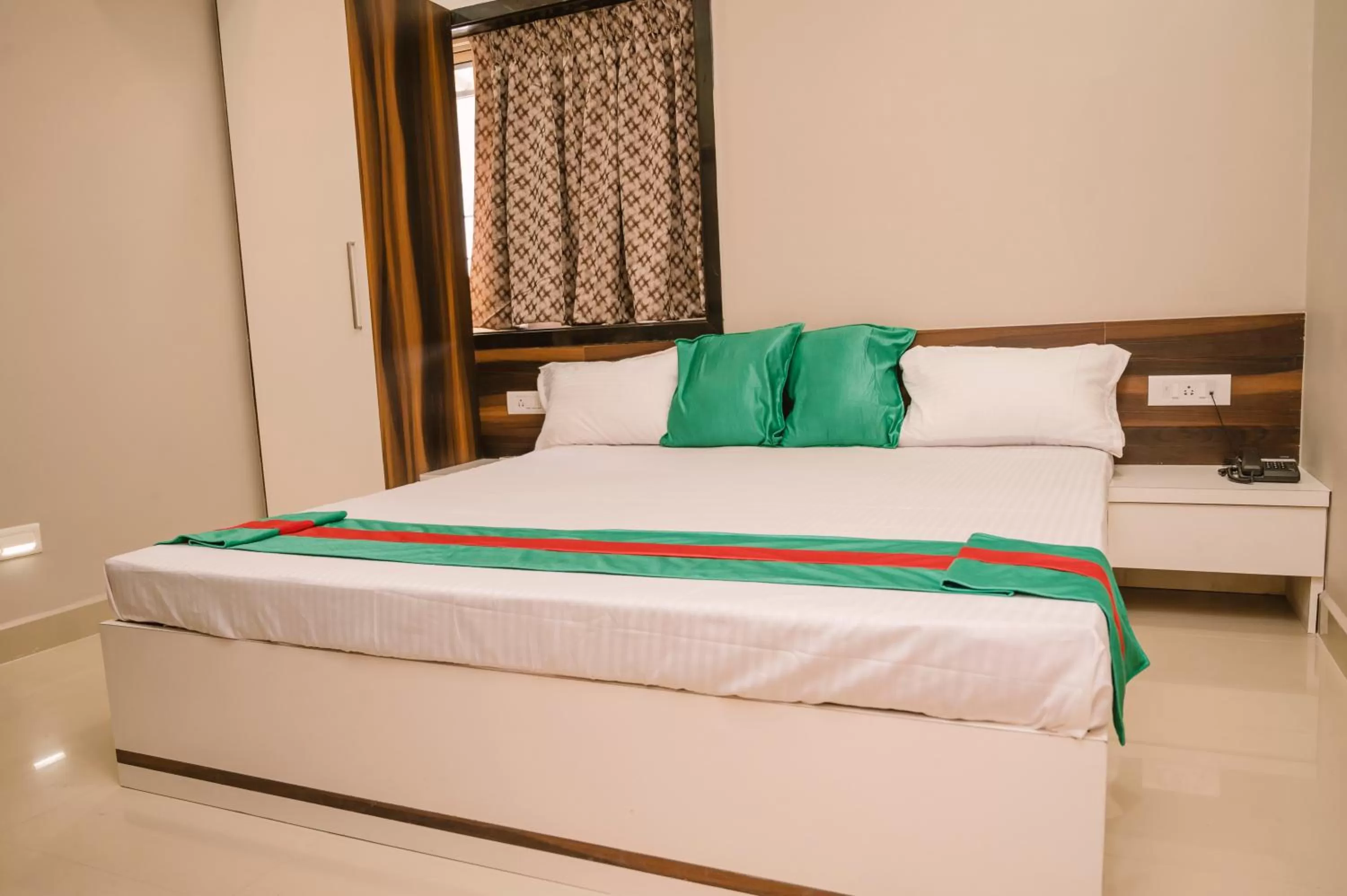 Bedroom, Bed in Hotel Green Apple